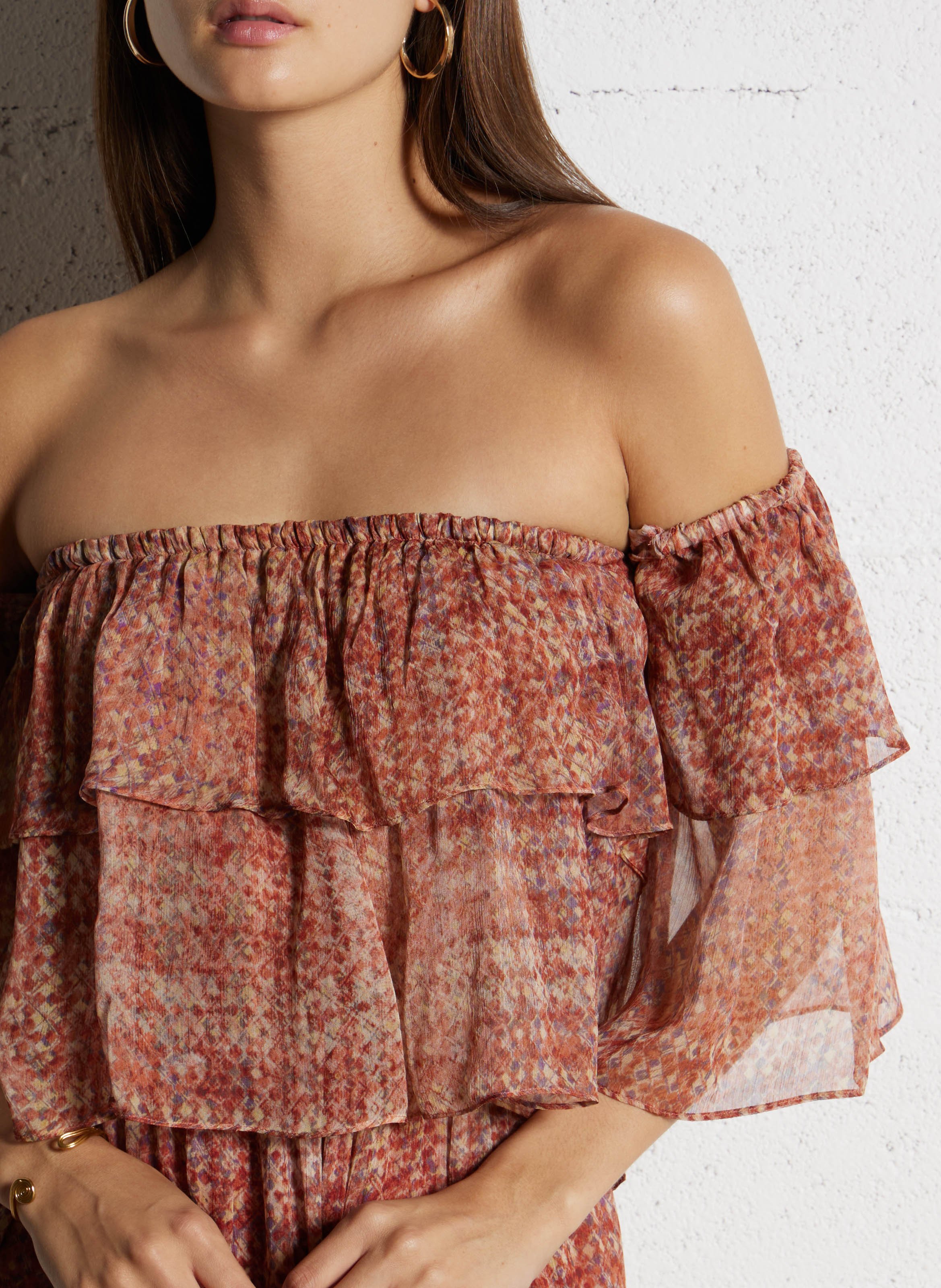 Robe longue épaules dénudées à motifs robbie Rose