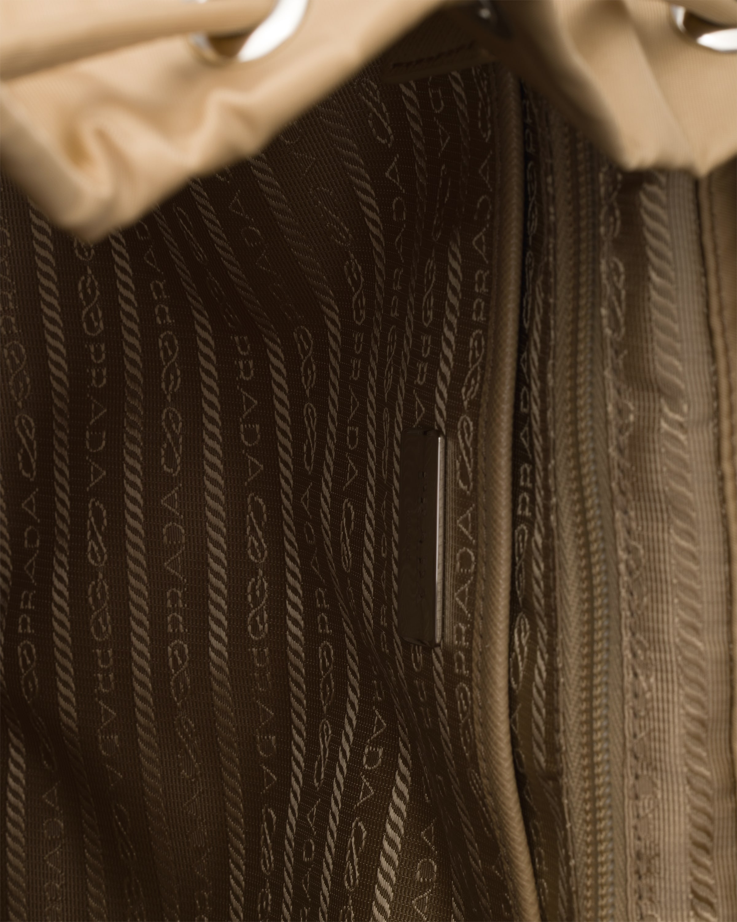 Sac à dos moyen en re-nylon PRADA Marron