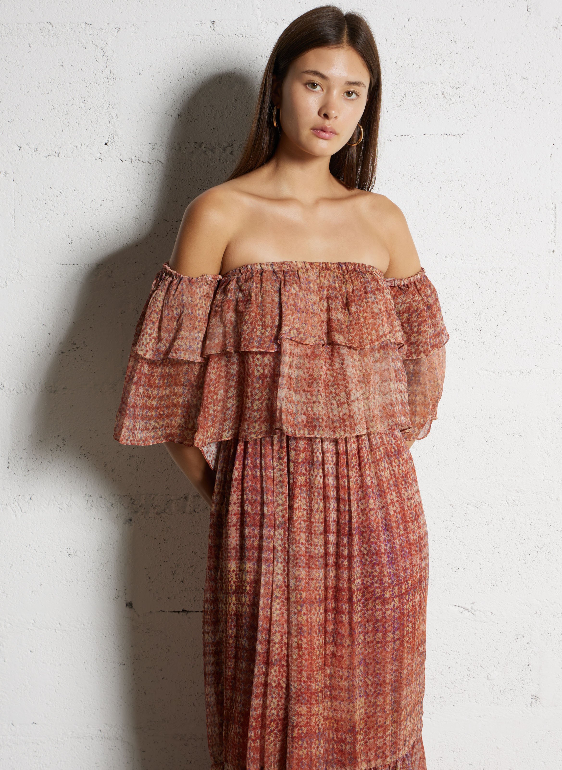 Robe longue épaules dénudées à motifs robbie Rose