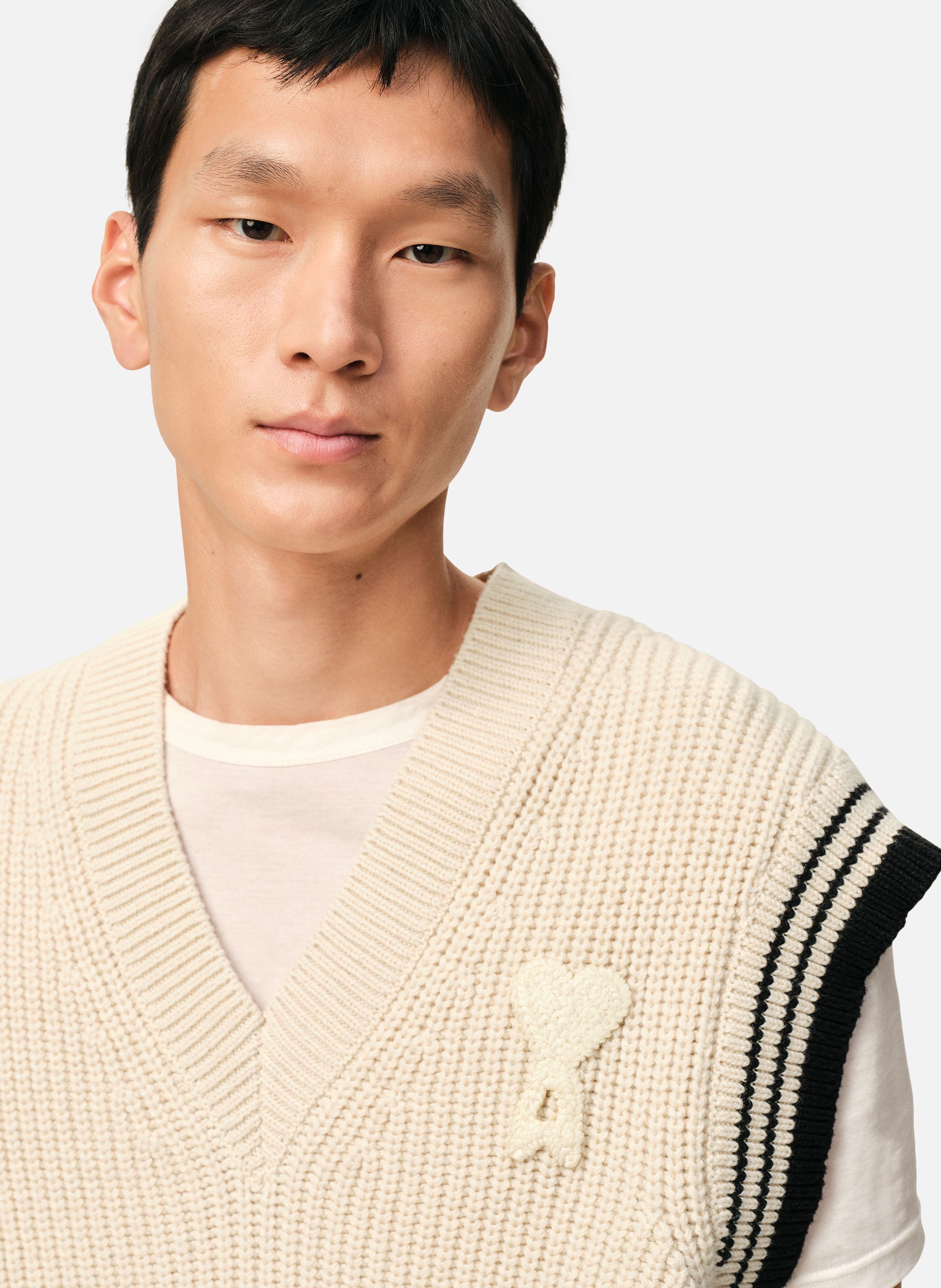 Pull col v sans manches ami de coeur en laine côtelée unisexe AMI PARIS Blanc