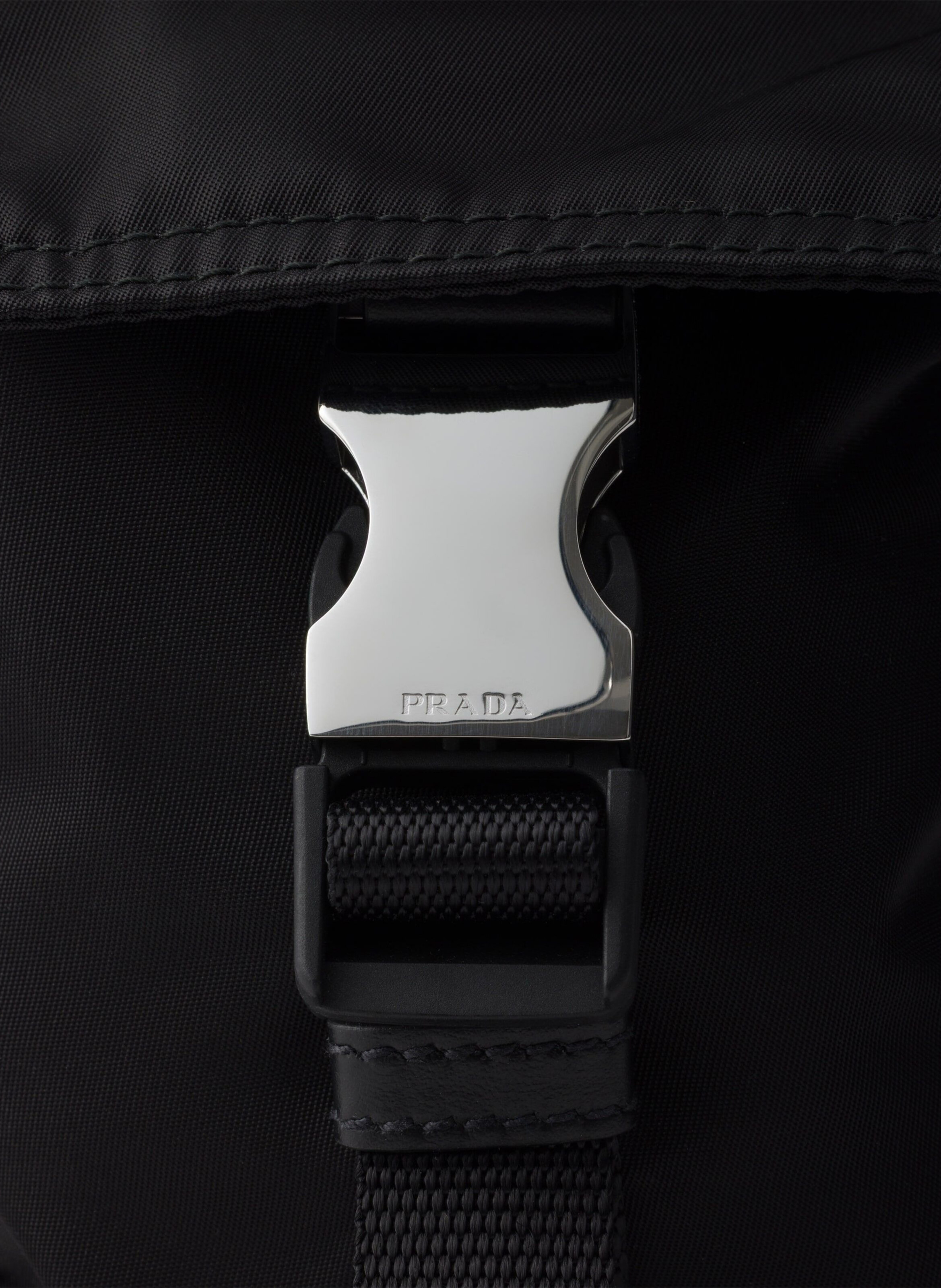 Sac prada explore en re-nylon et cuir PRADA Noir