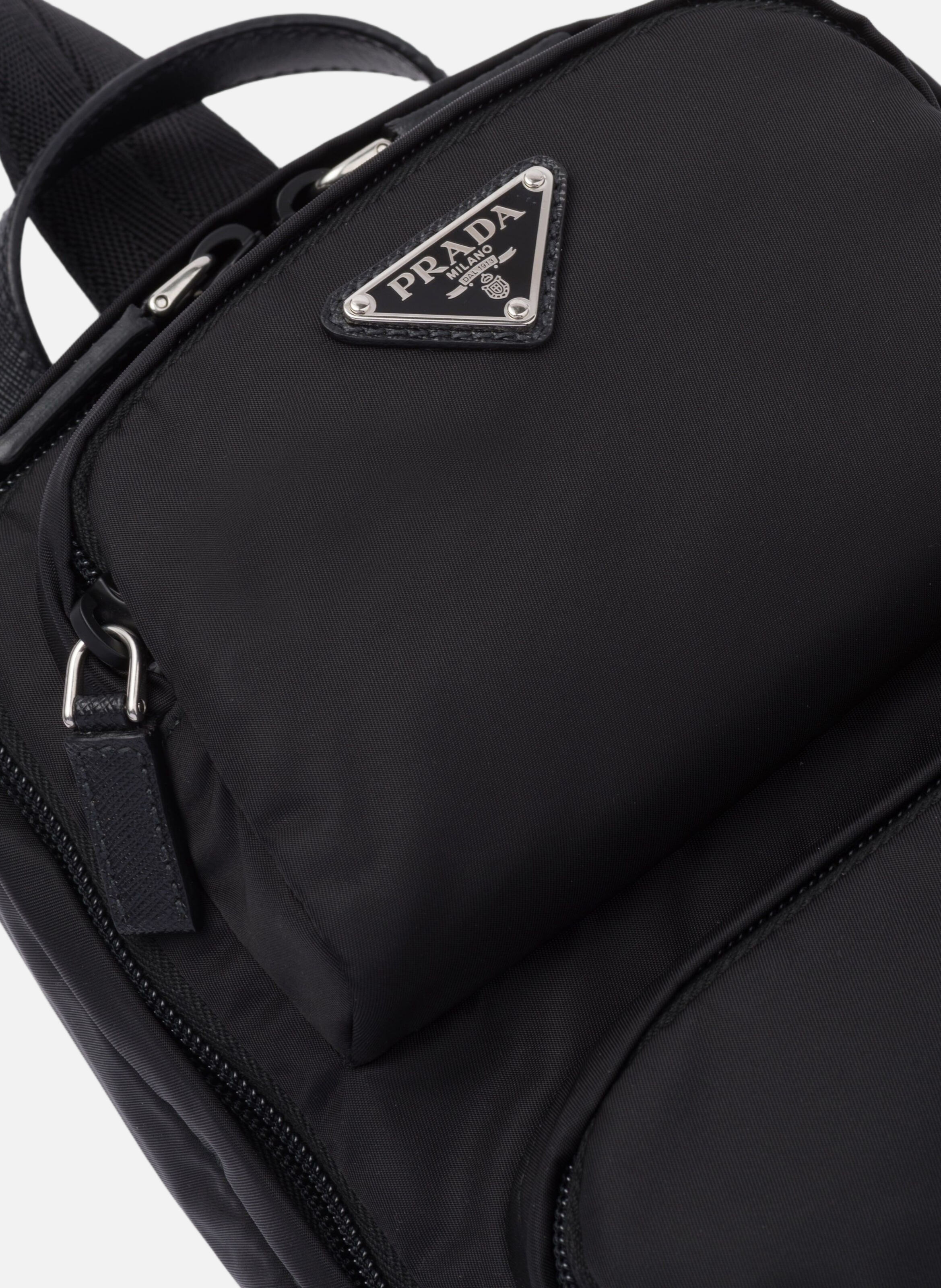 Sac à dos en re-nylon et cuir saffiano PRADA Noir