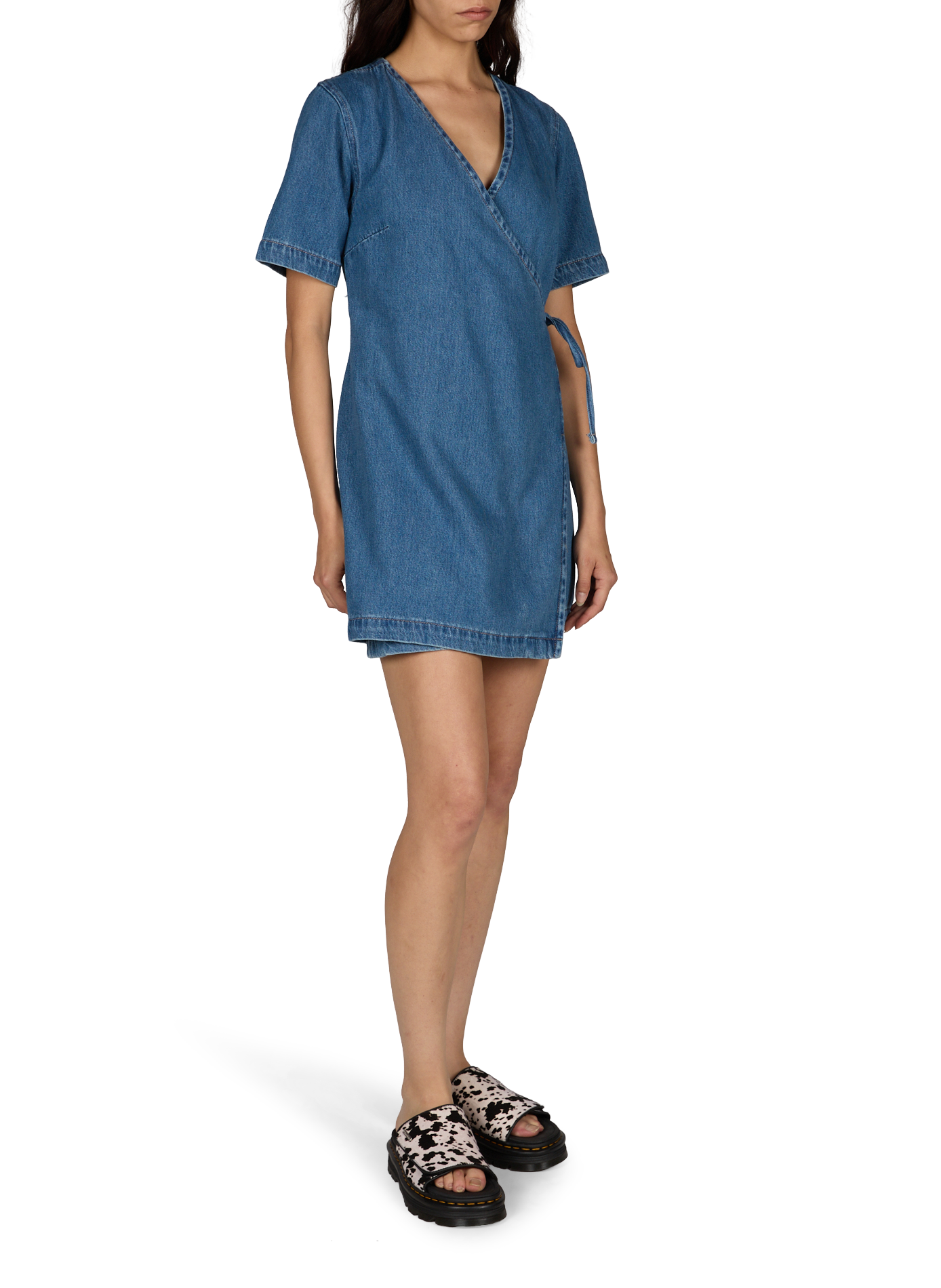 Robe portefeuille à manches courtes en denim de coton mélangé TOPSHOP Bleu