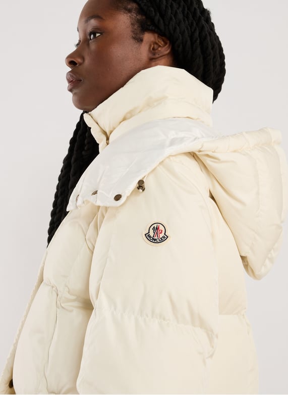 Doudoune matelassée mi-longue | Blanc by MONCLER Doudoune matelassée mi-longue Blanc