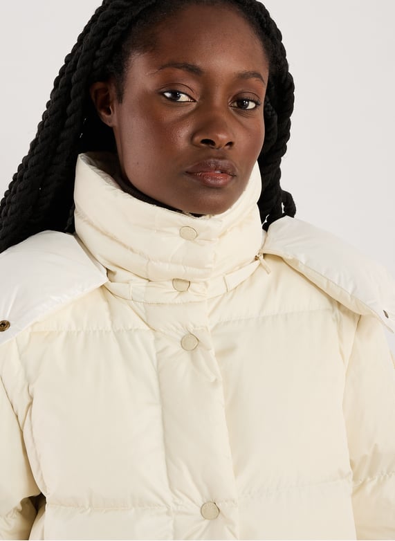 Doudoune matelassée mi-longue | Blanc by MONCLER Doudoune matelassée mi-longue Blanc