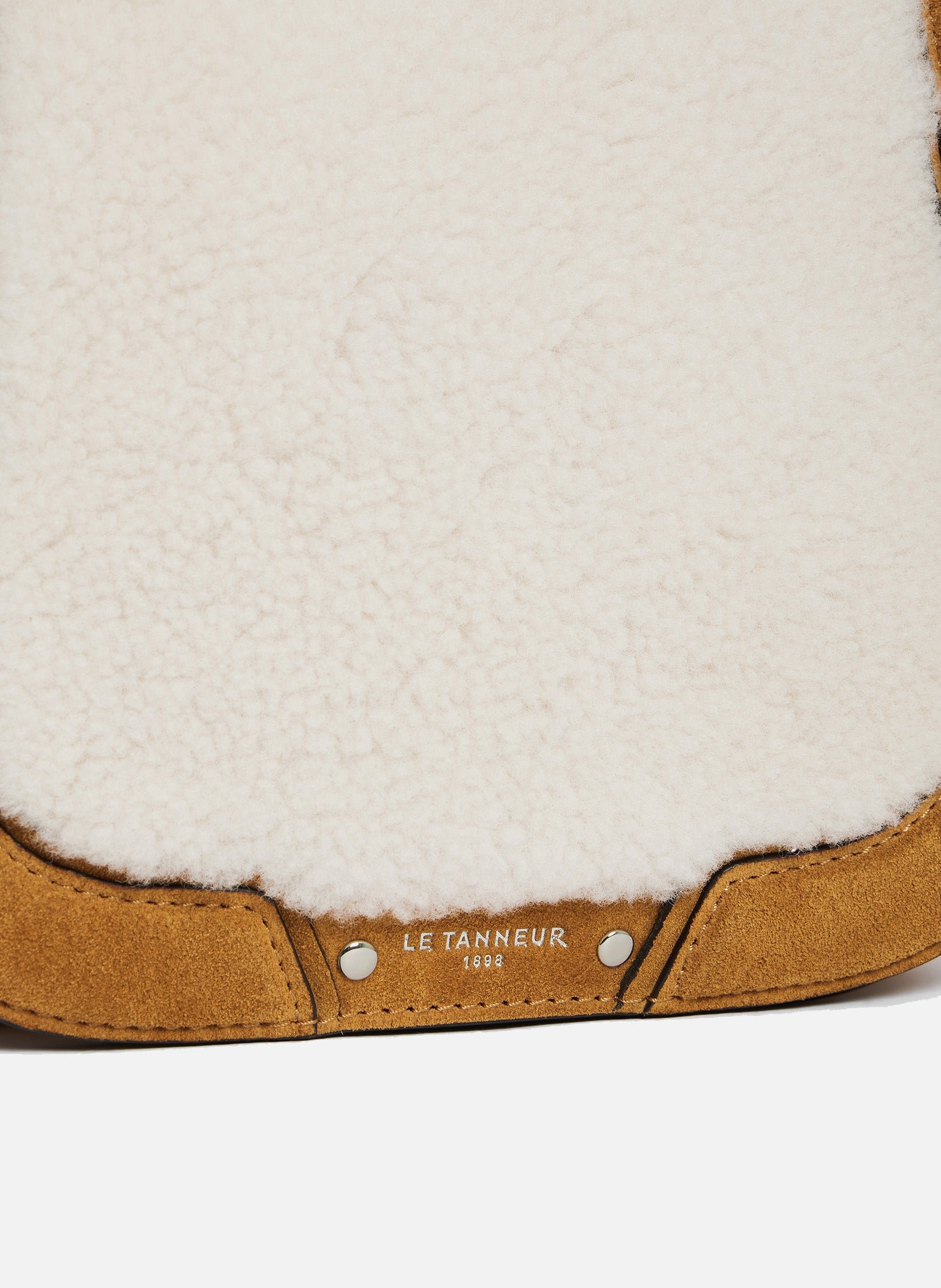 Sac bandoulière moyen modèle ella en cuir suède et peau lainée LE TANNEUR Marron