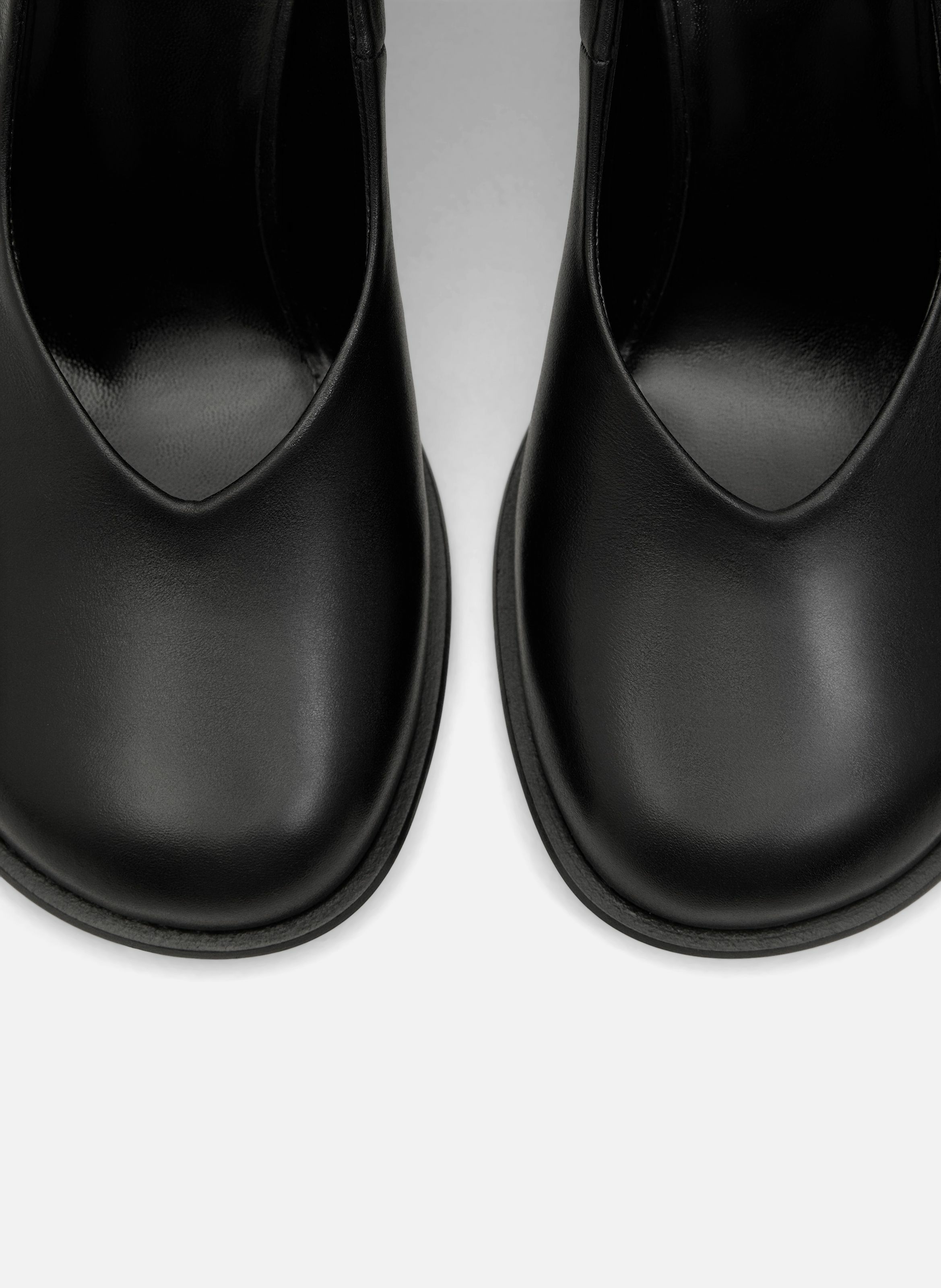 Escarpins piano AMI PARIS Noir