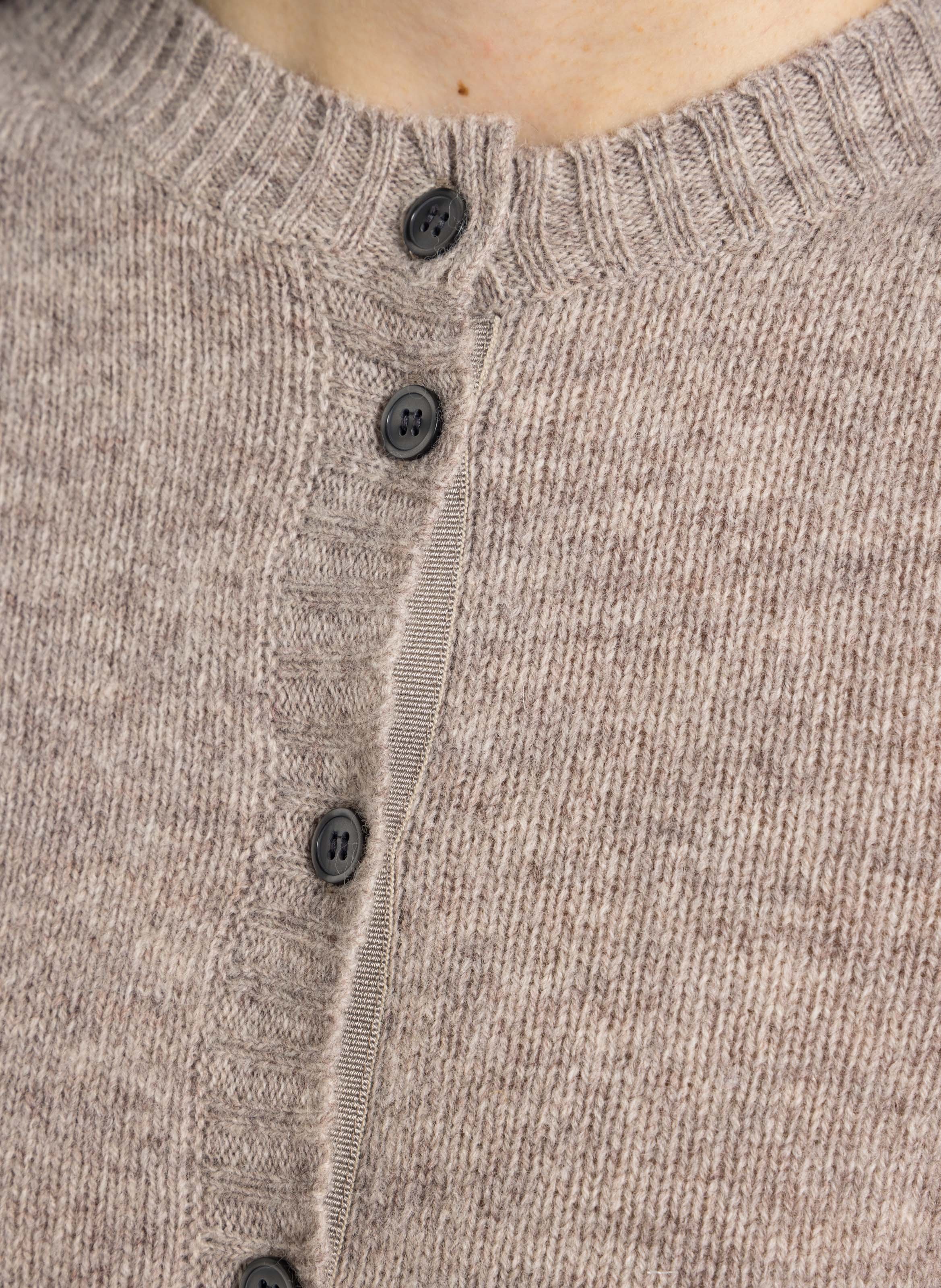 Cardigan droit col rond en laine fugu SOEUR Beige