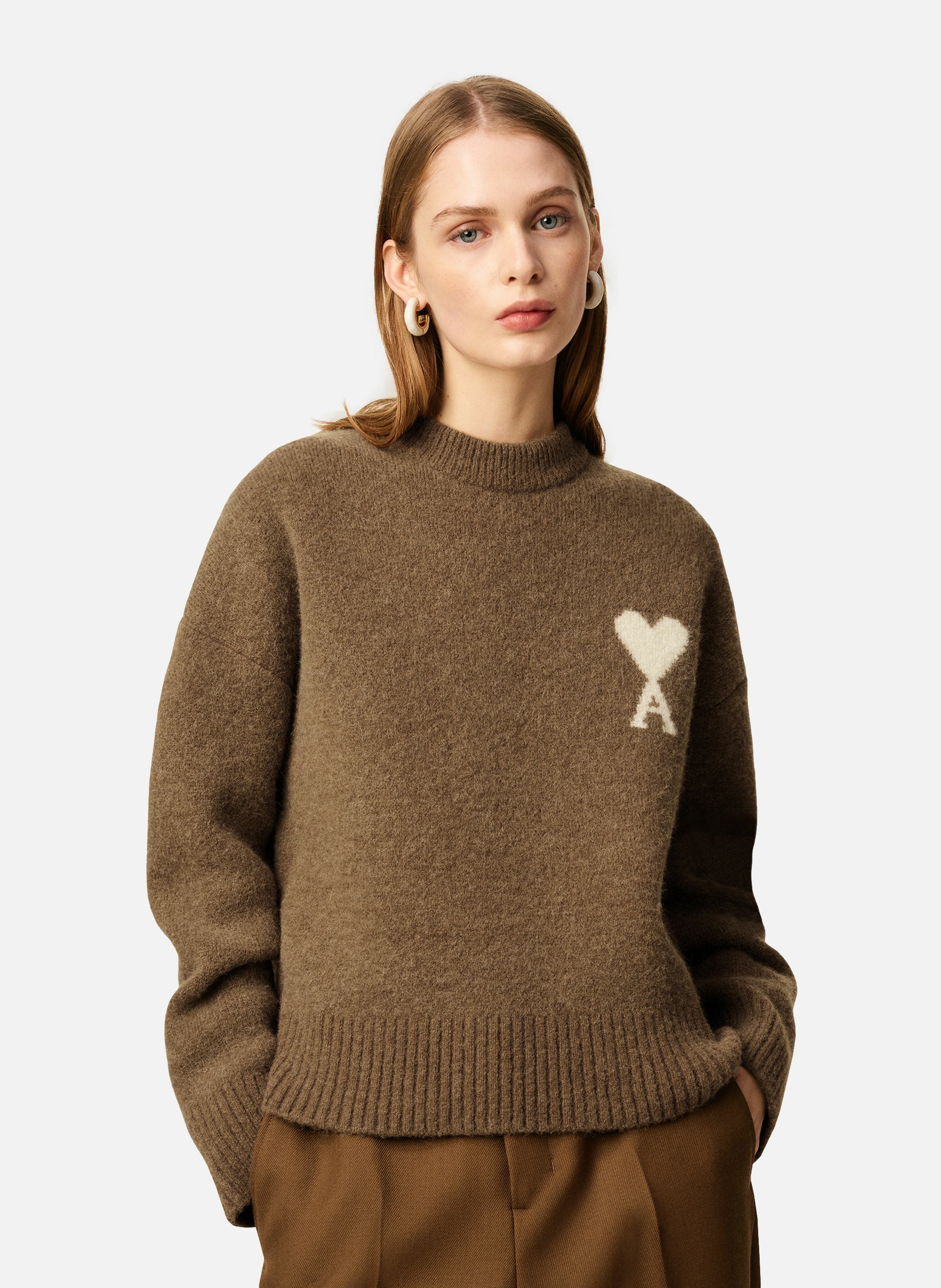 Pull col rond ami de coeur en alpaga unisexe AMI PARIS Marron