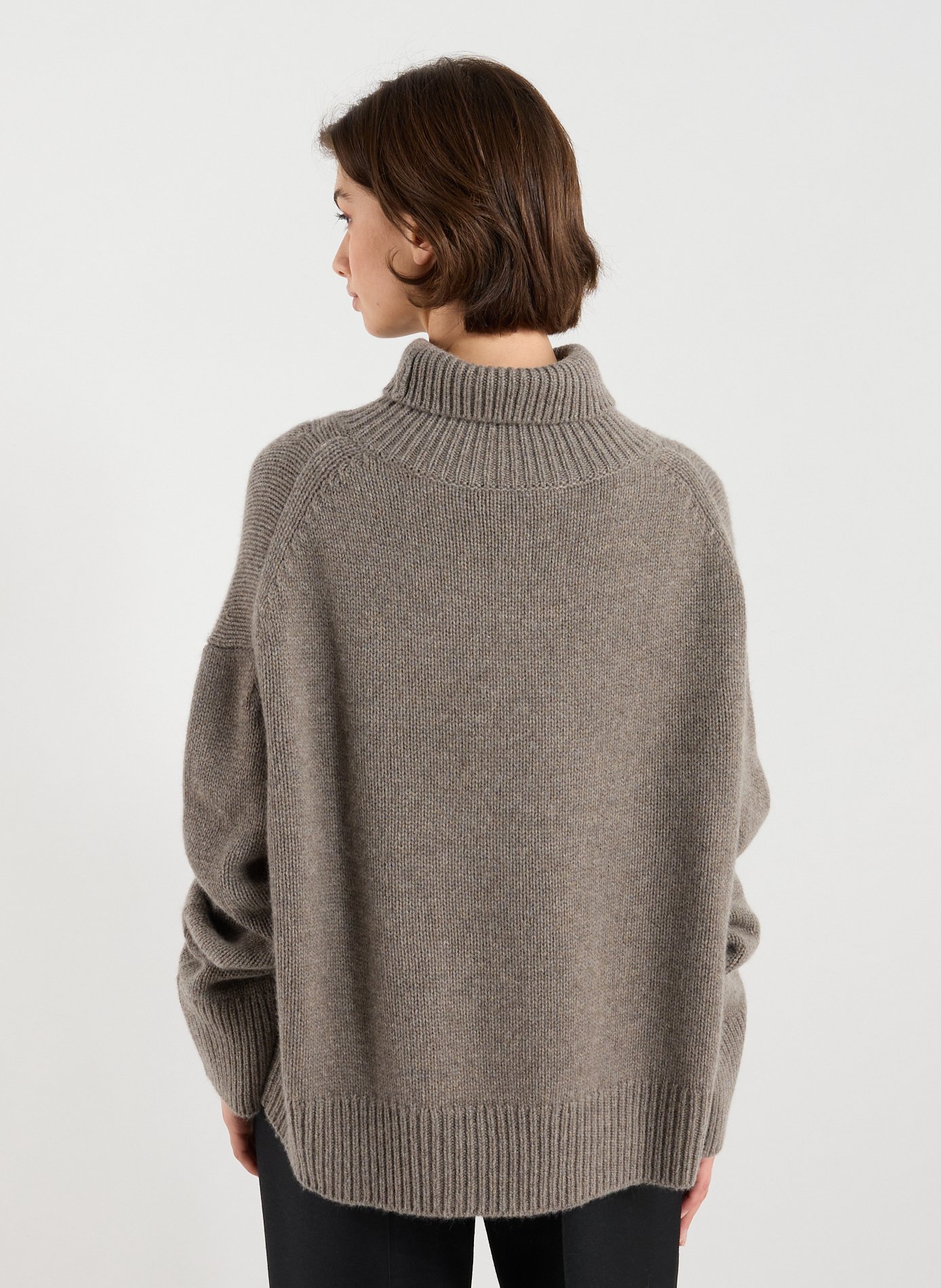 Pull oversize col roulé en cachemire R2W Noir