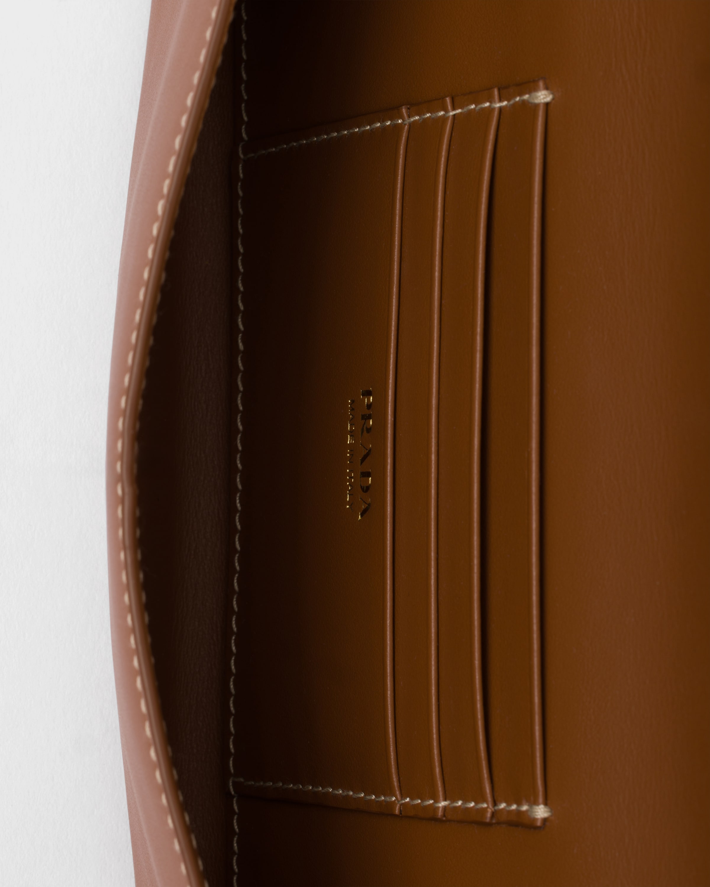 Porte-monnaie en cuir avec bandoulière PRADA Marron