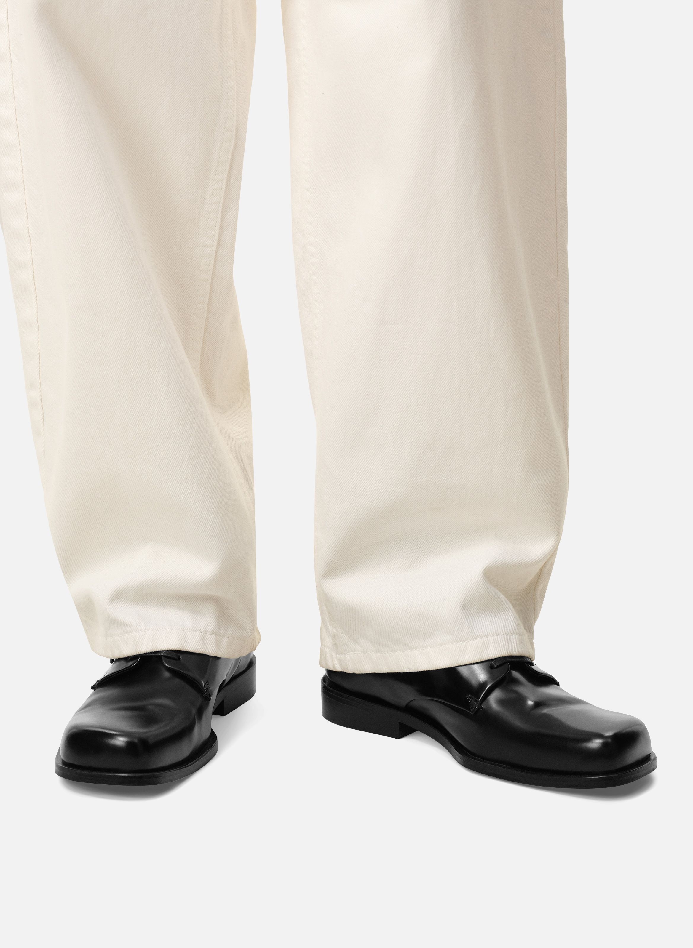 Souliers derby unisexes en cuir de veau AMI PARIS Noir