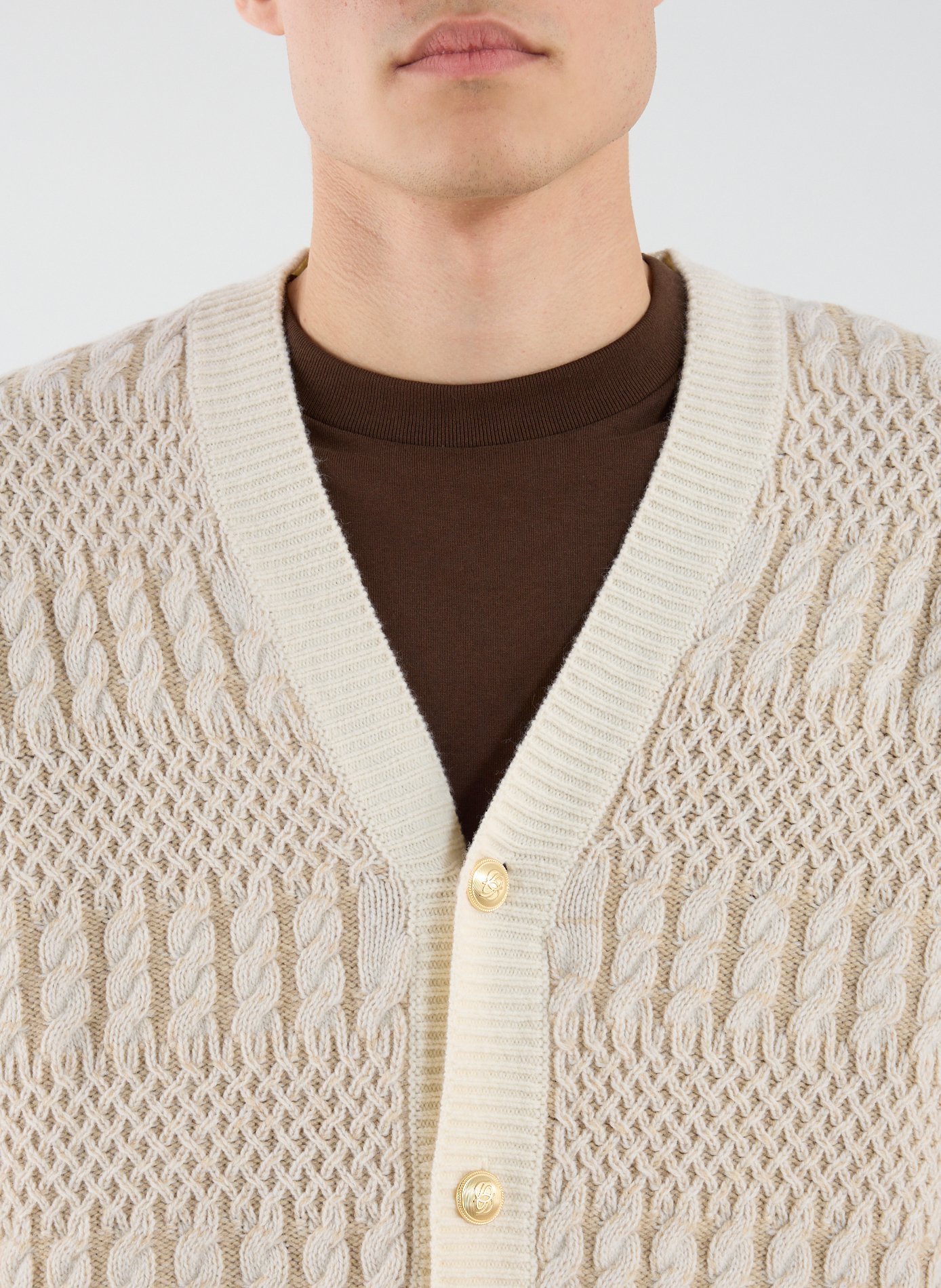 Le cardigan Torsades en laine DROLE DE MONSIEUR Beige