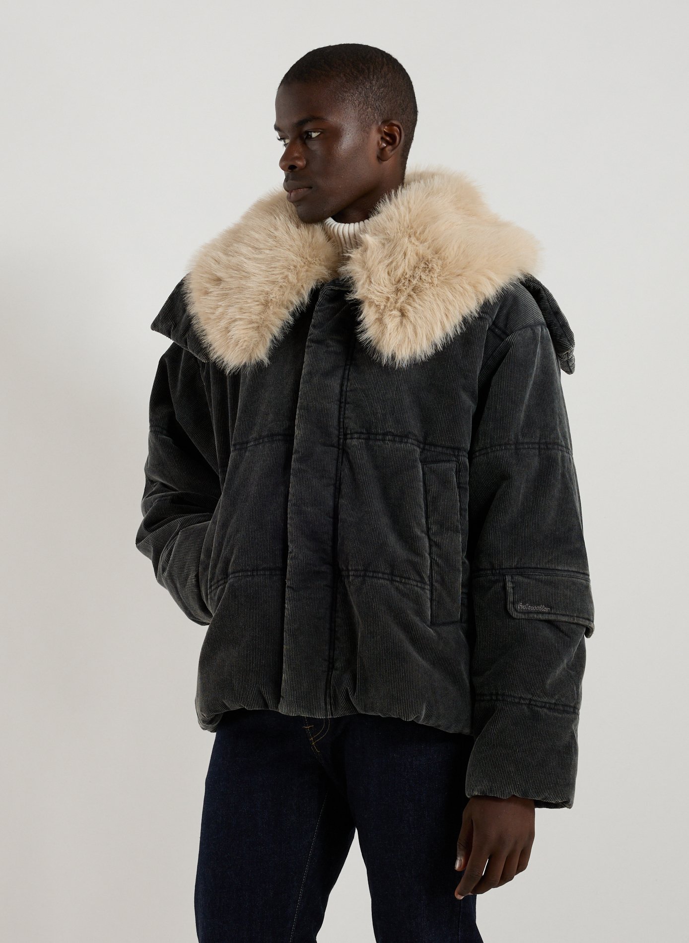 HOLZWEILER Blouson oversize à capuche amovible Noir