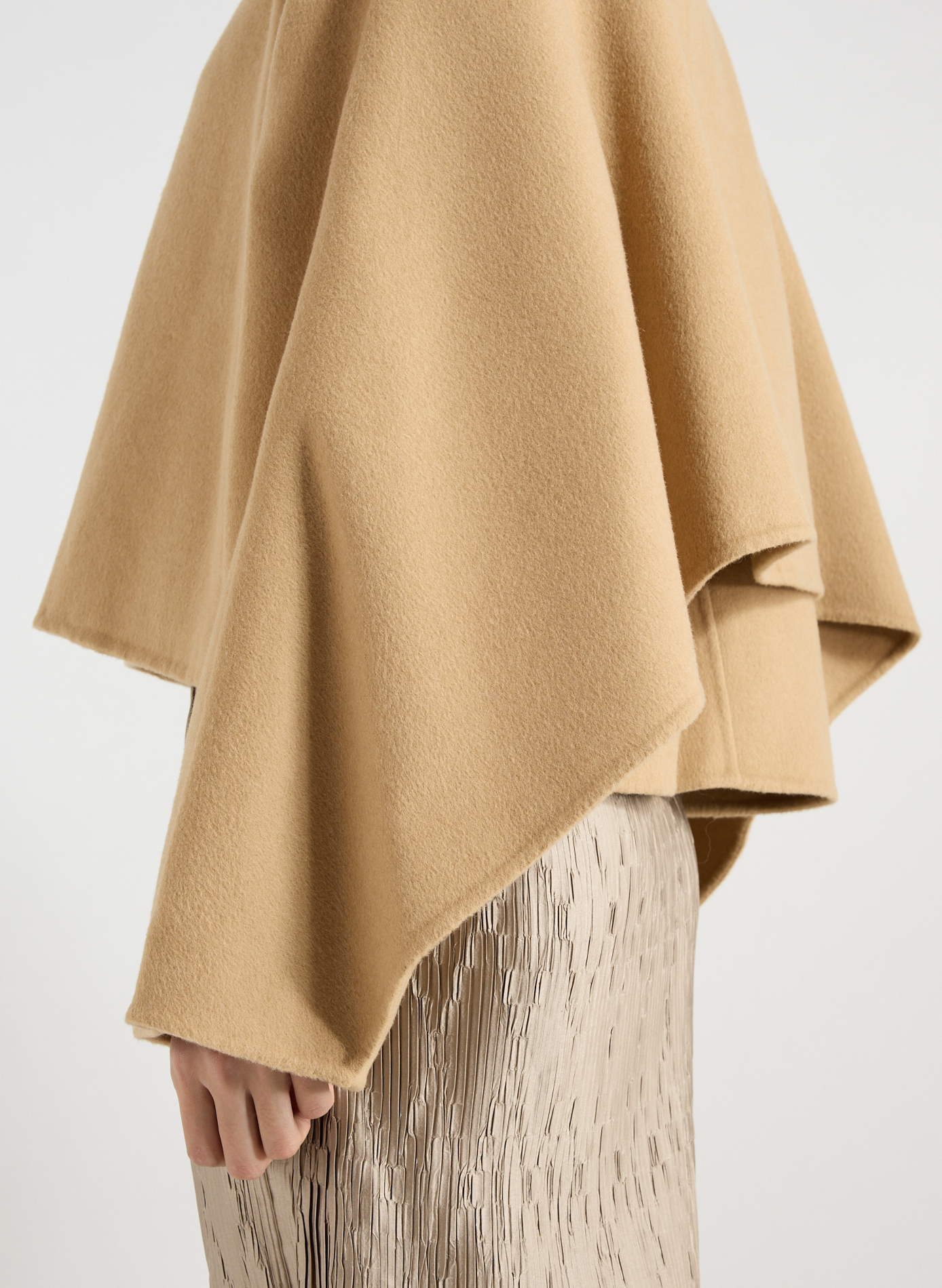 Veste courte à cape ADOLFO DOMINGUEZ Marron