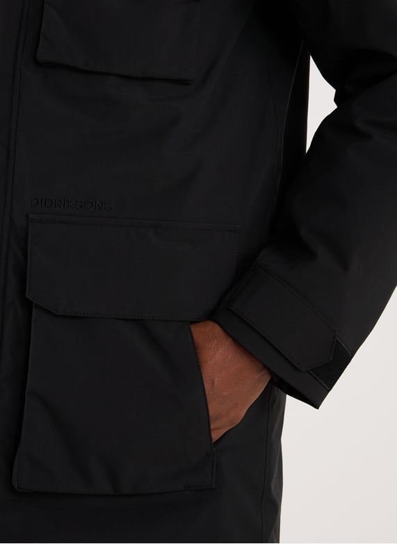 Parka mi-longue à capuche | Noir by DIDRIKSONS Parka mi-longue à capuche Noir
