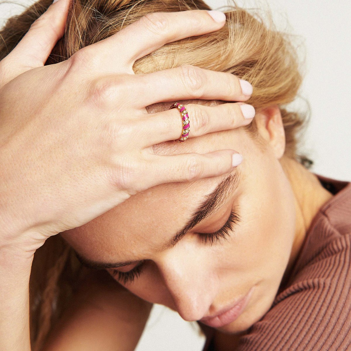 Bague avec email coloré et zircon en laiton doré azuria HIPANEMA Violet