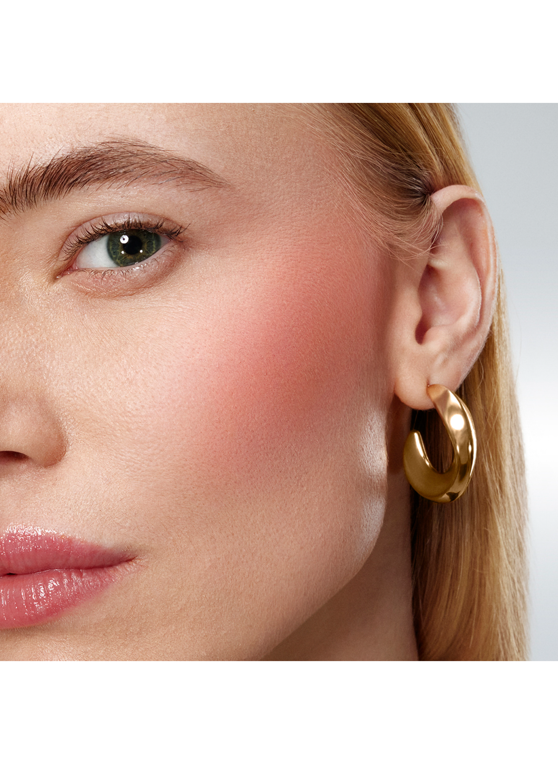 Blush Subtil Long Lasting Powder Blush 700 aie aie corail