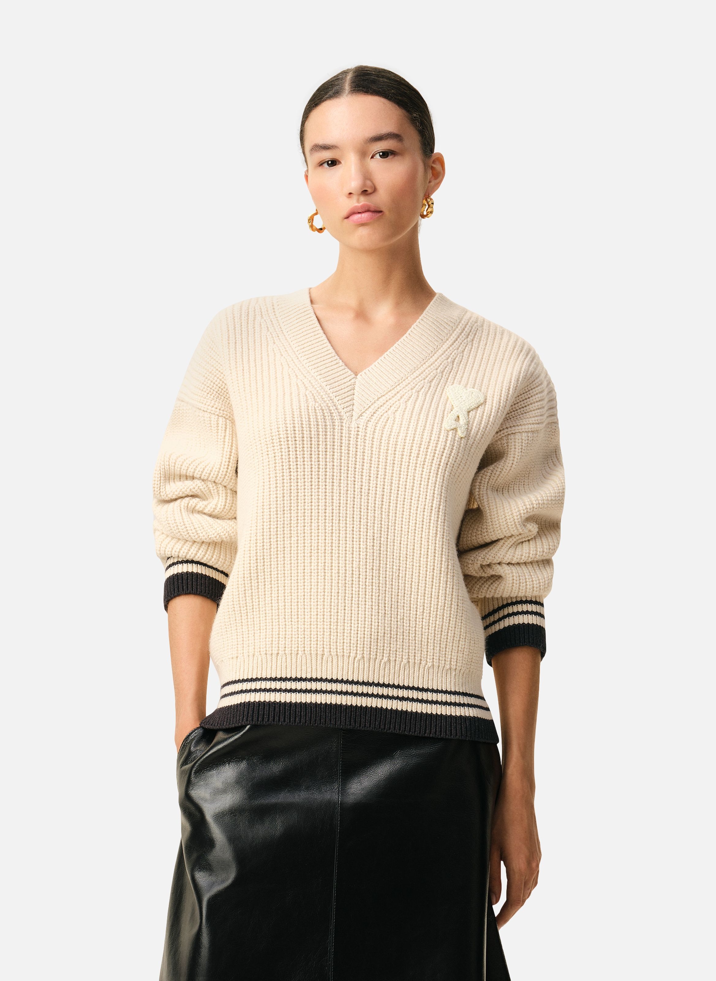 Pull col v ami de coeur en laine côtelée unisexe AMI PARIS Blanc