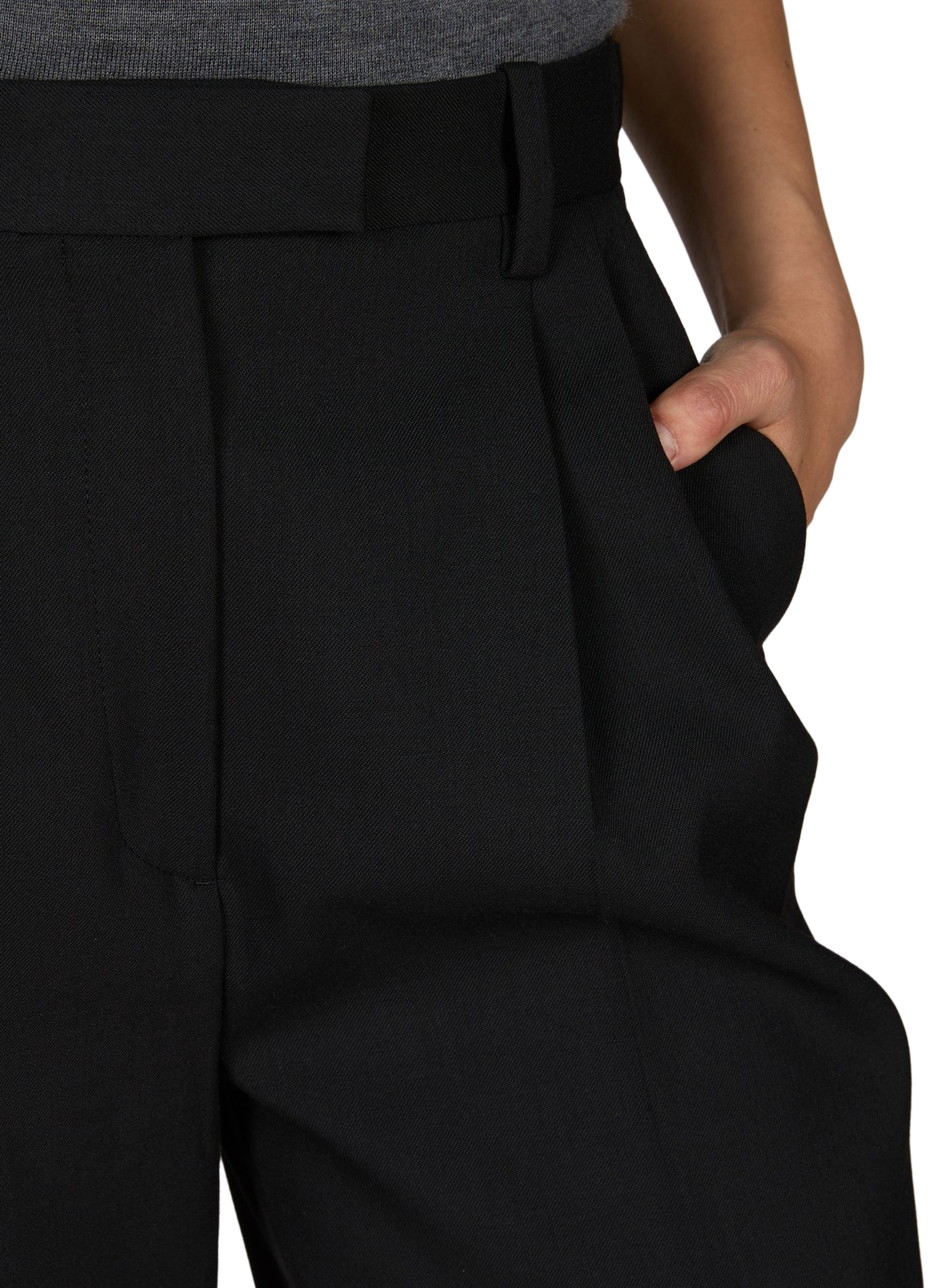 High-waisted Bruna pleated shorts ALMADA Black