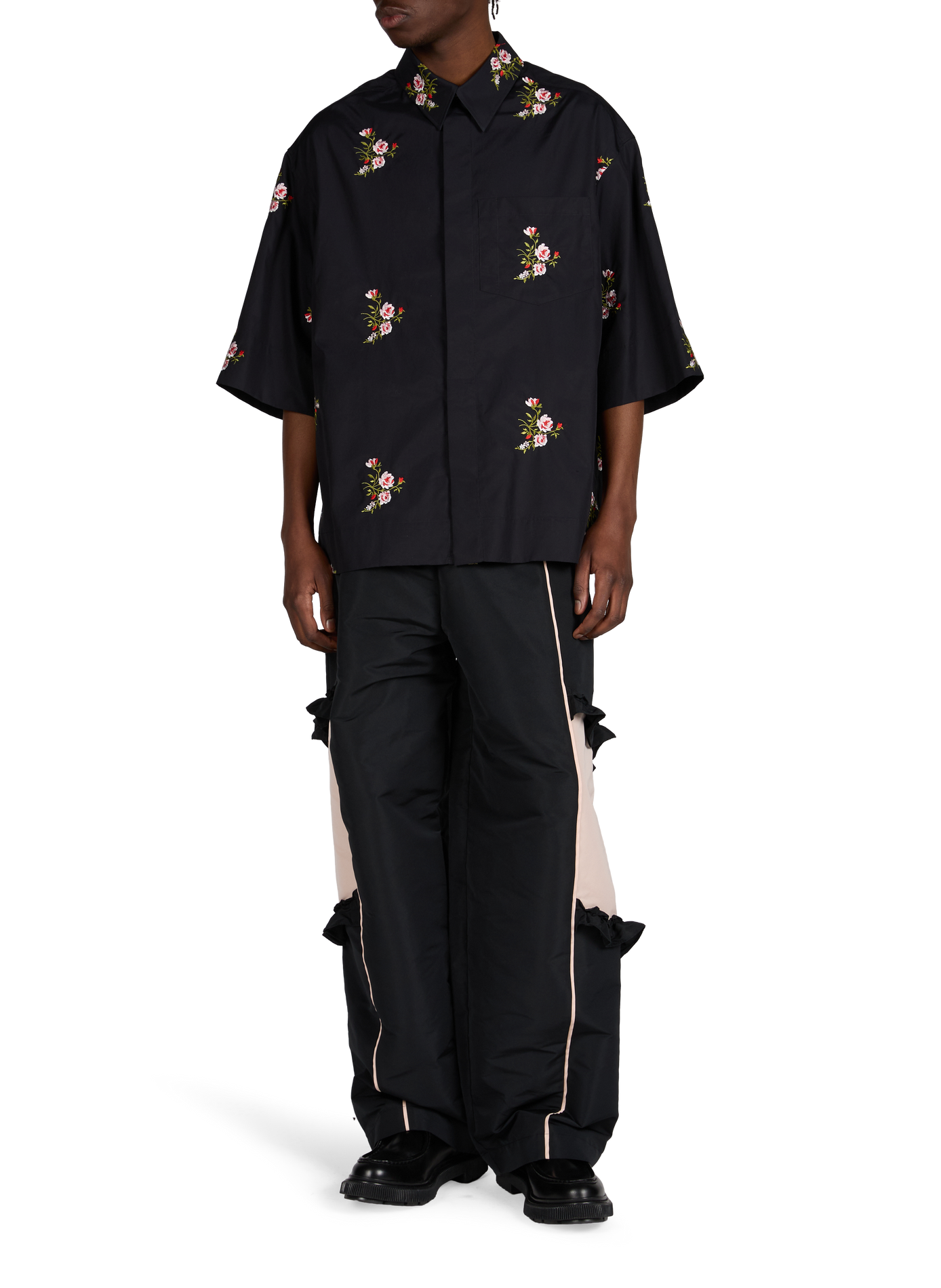 Short-sleeved cotton shirt with floral embroidery. SIMONE ROCHA Black
