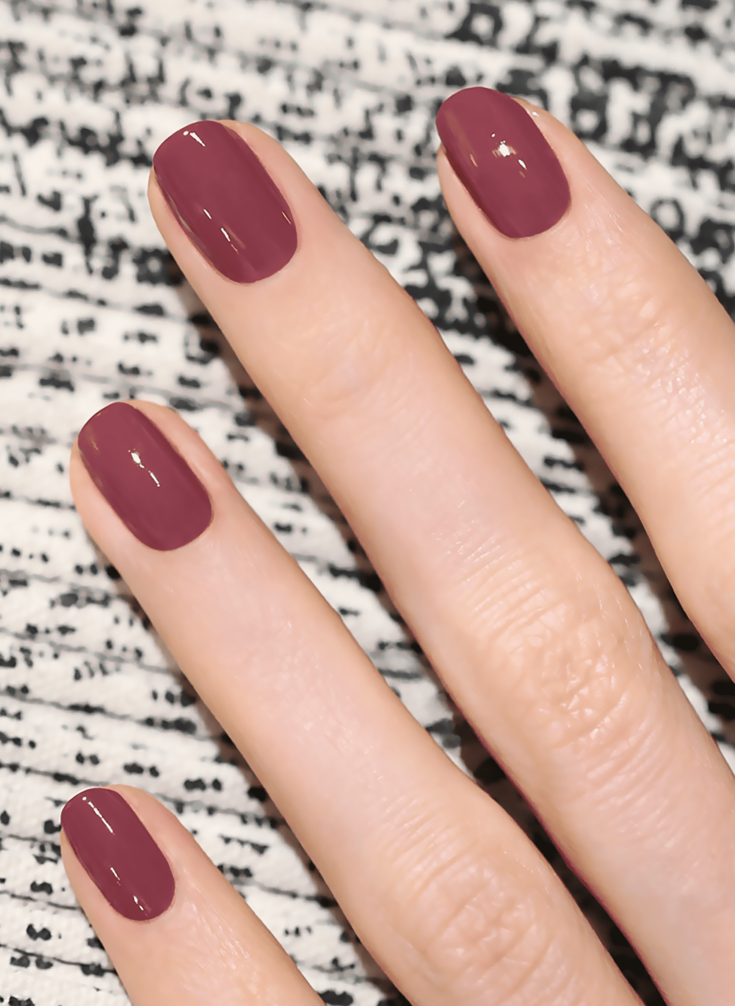 Green Nail Polish MANUCURIST Victoria plum