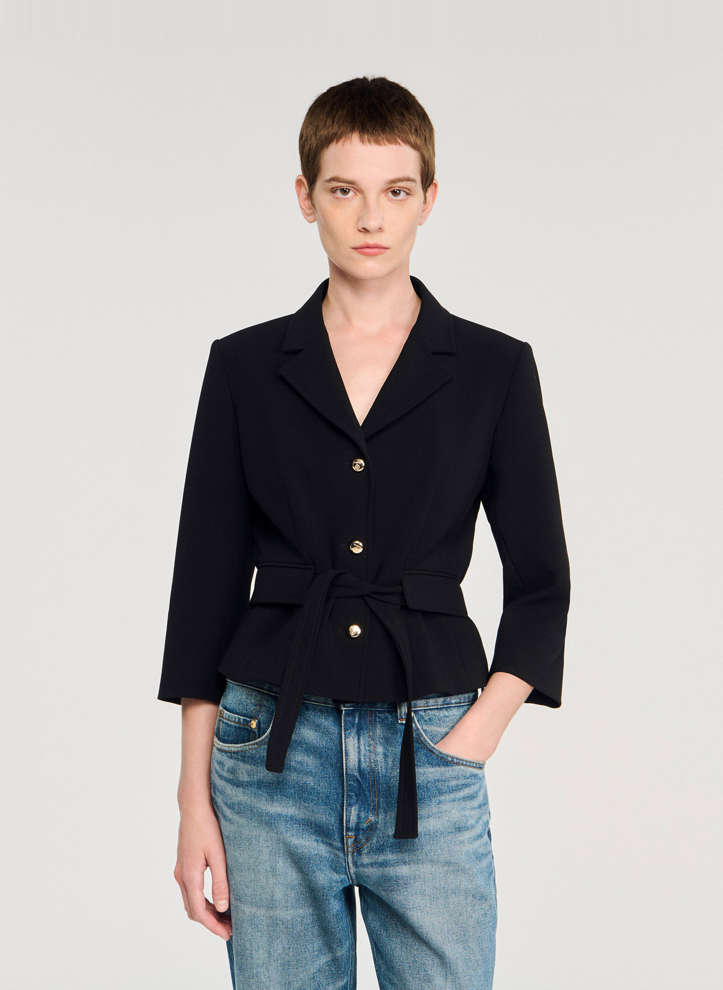 Veste cintrée courte col tailleur SANDRO Noir