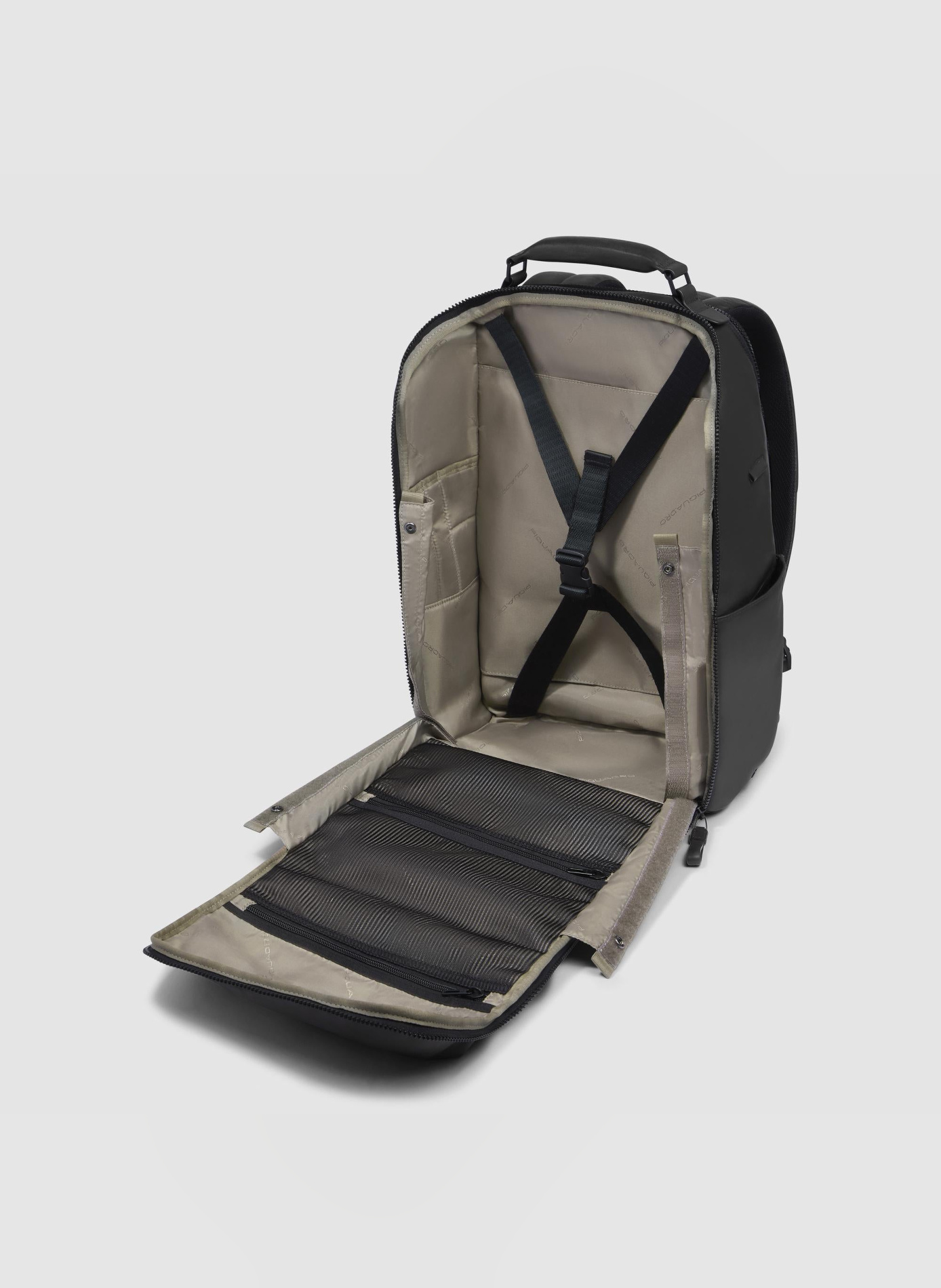 Sac à dos de voyage pour ordinateur 15,6" PIQUADRO Noir