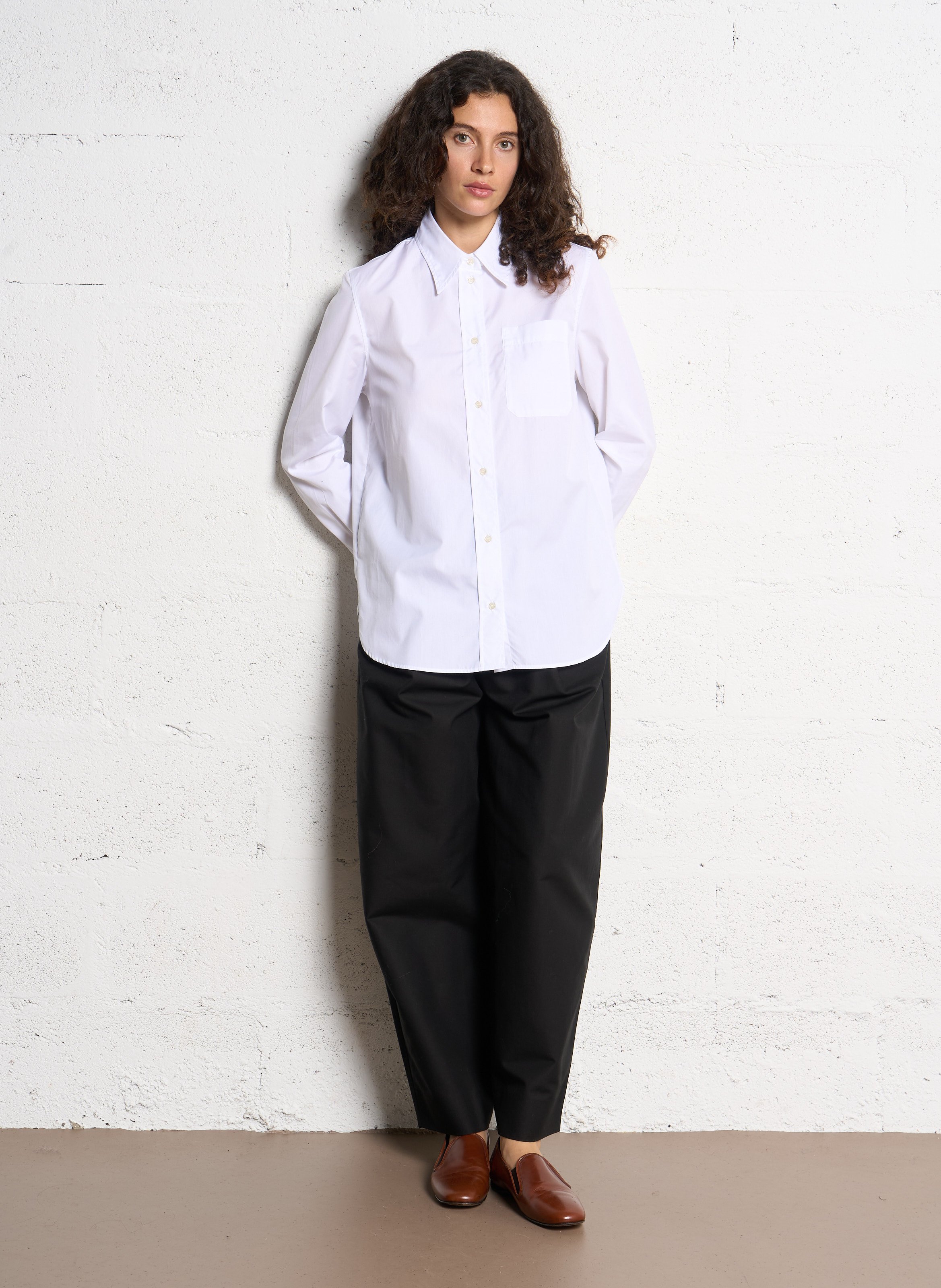 Chemise col classique en coton bio saphir SOEUR Blanc