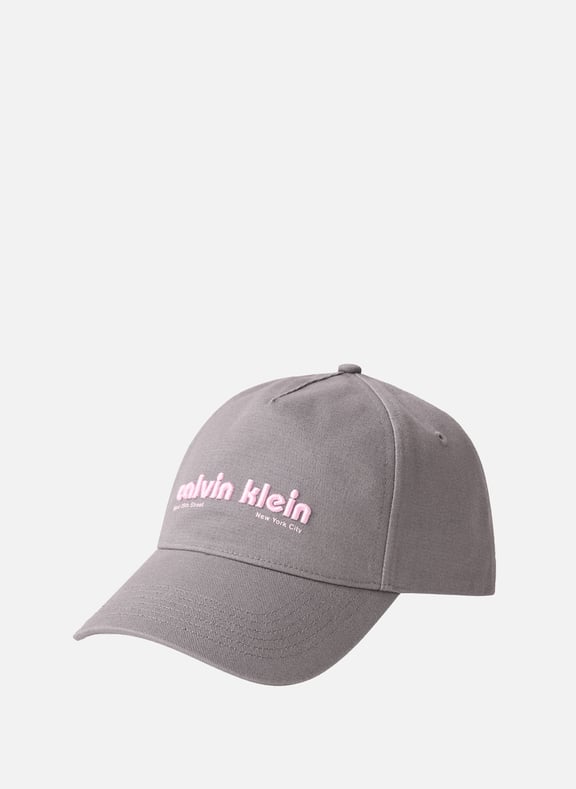 Casquette à motif logo brodé Gris by CALVIN KLEIN CALVIN KLEIN Casquette à motif logo brodé Gris