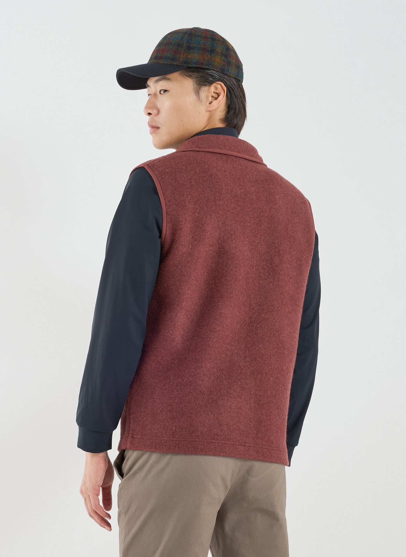 Sleeveless puffer jacket with high collar AIGLE Red