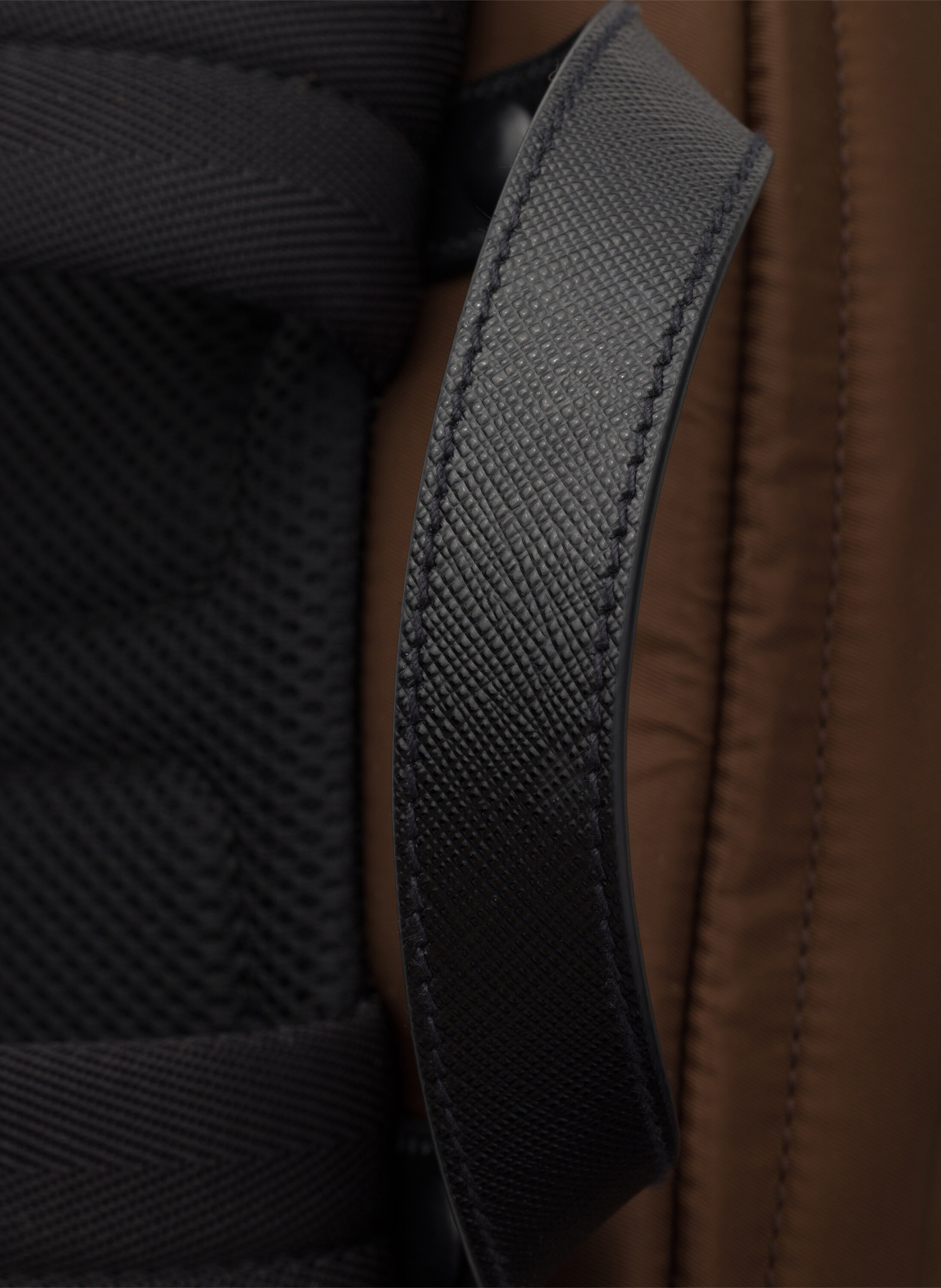 Sac à dos en re-nylon et cuir saffiano PRADA Marron