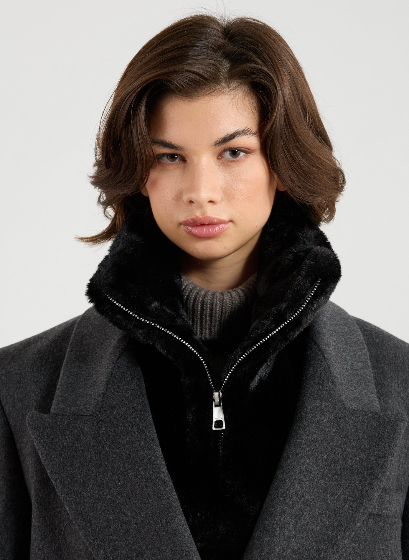 Veste courte sans manches en fourrure APPARIS Noir