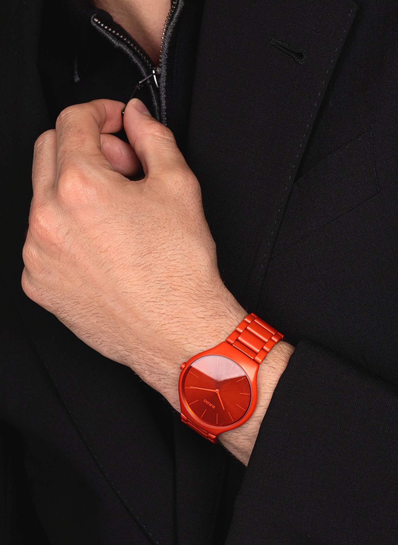 Montre quartz en céramique RADO Rouge