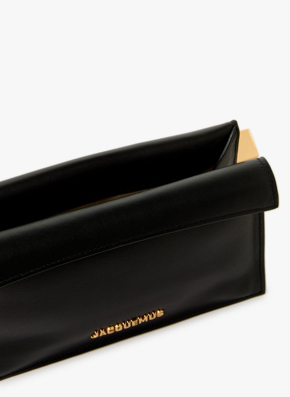 La petite pochette Rond Carré | Noir by JACQUEMUS La petite pochette Rond Carré Noir