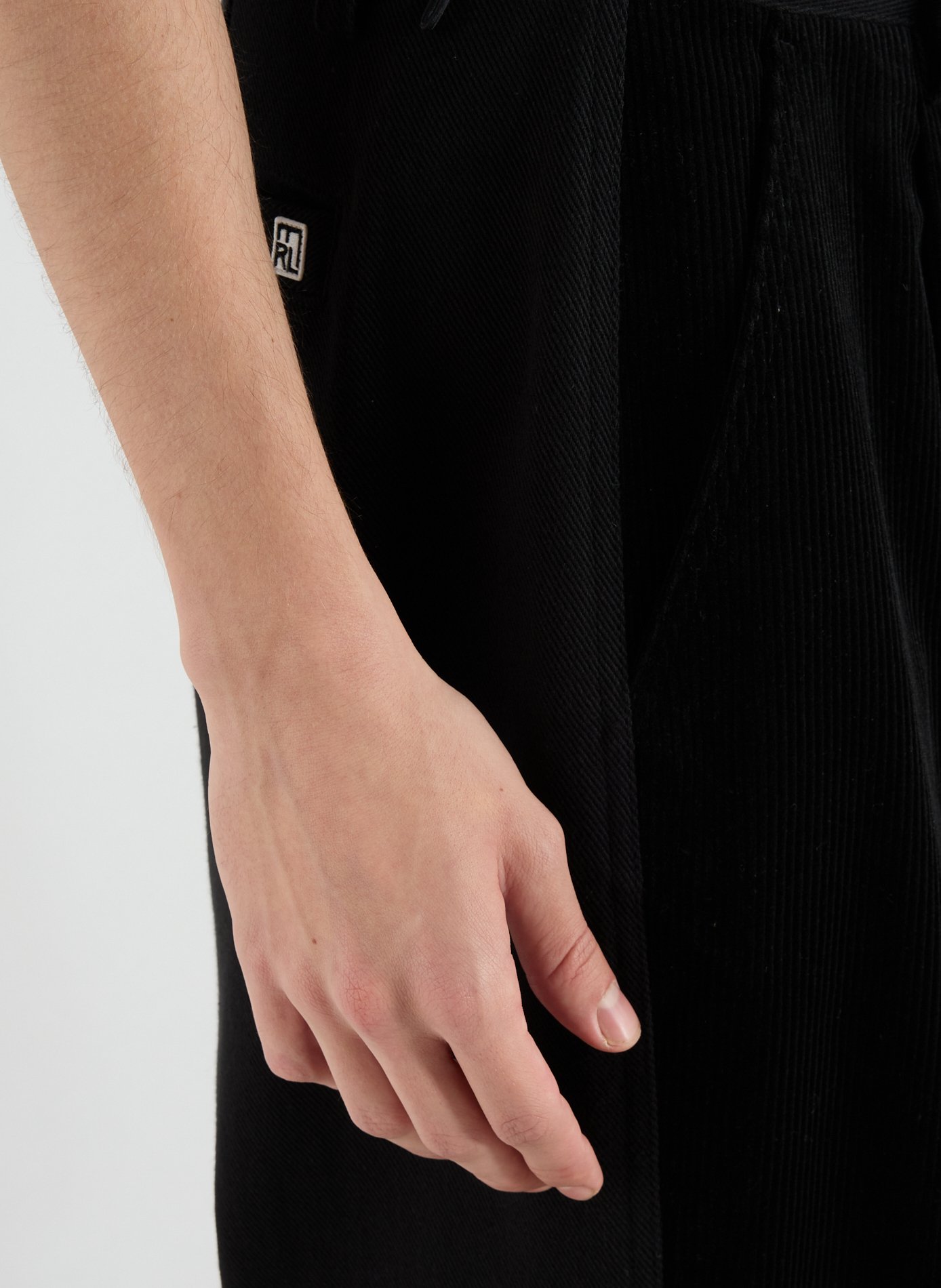 Bi-material carrot pants in cotton MERELY MADE Black