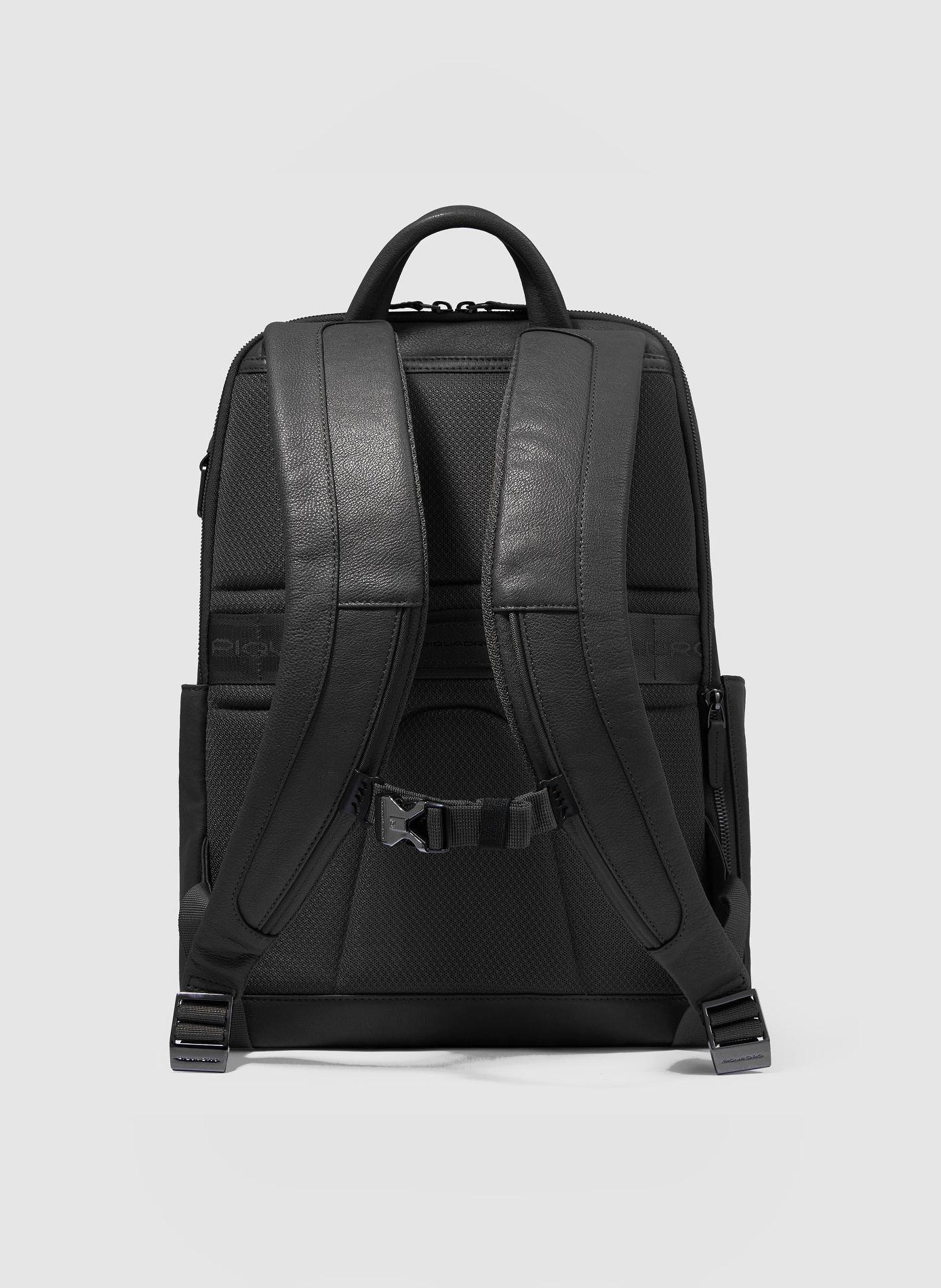 Sac à dos pour ordinateur 15,6" PIQUADRO Noir