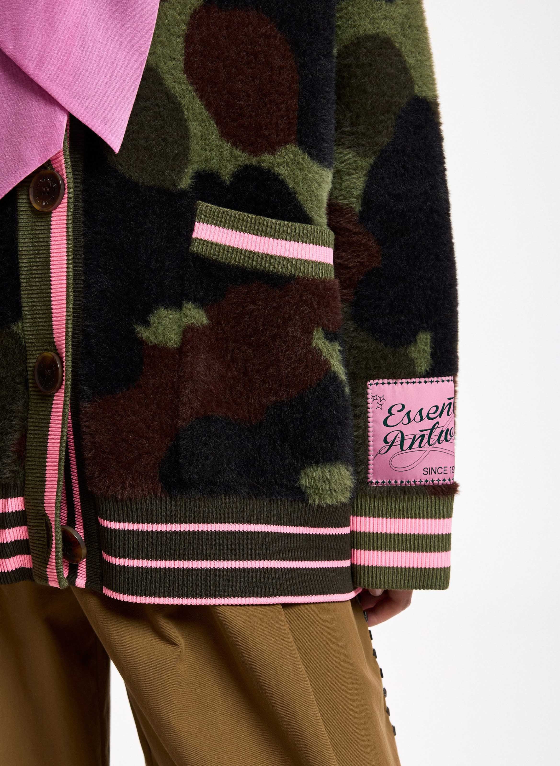 Cardigan ample col v motif camouflage kamoo ESSENTIEL ANTWERP Vert