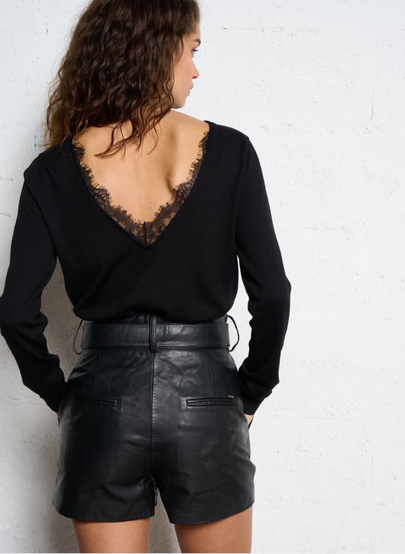 Pull devant dos col rond en maille fine Noir by IKKS IKKS Pull devant dos col rond en maille fine Noir
