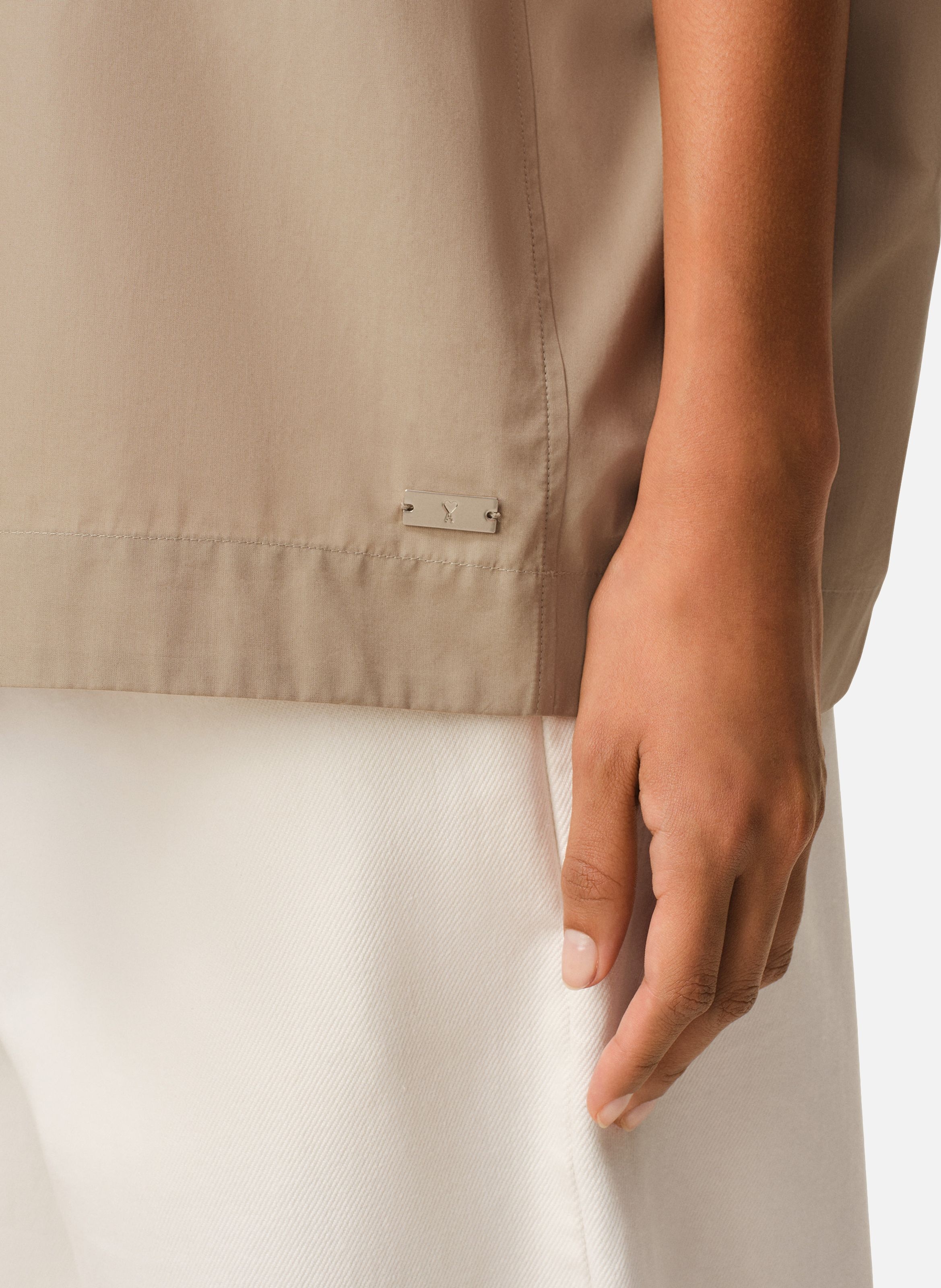 Top t col montant boutonné en coton AMI PARIS Beige