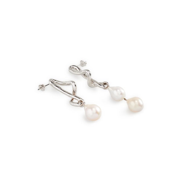 Boucles d'oreilles dépareillés avec perles