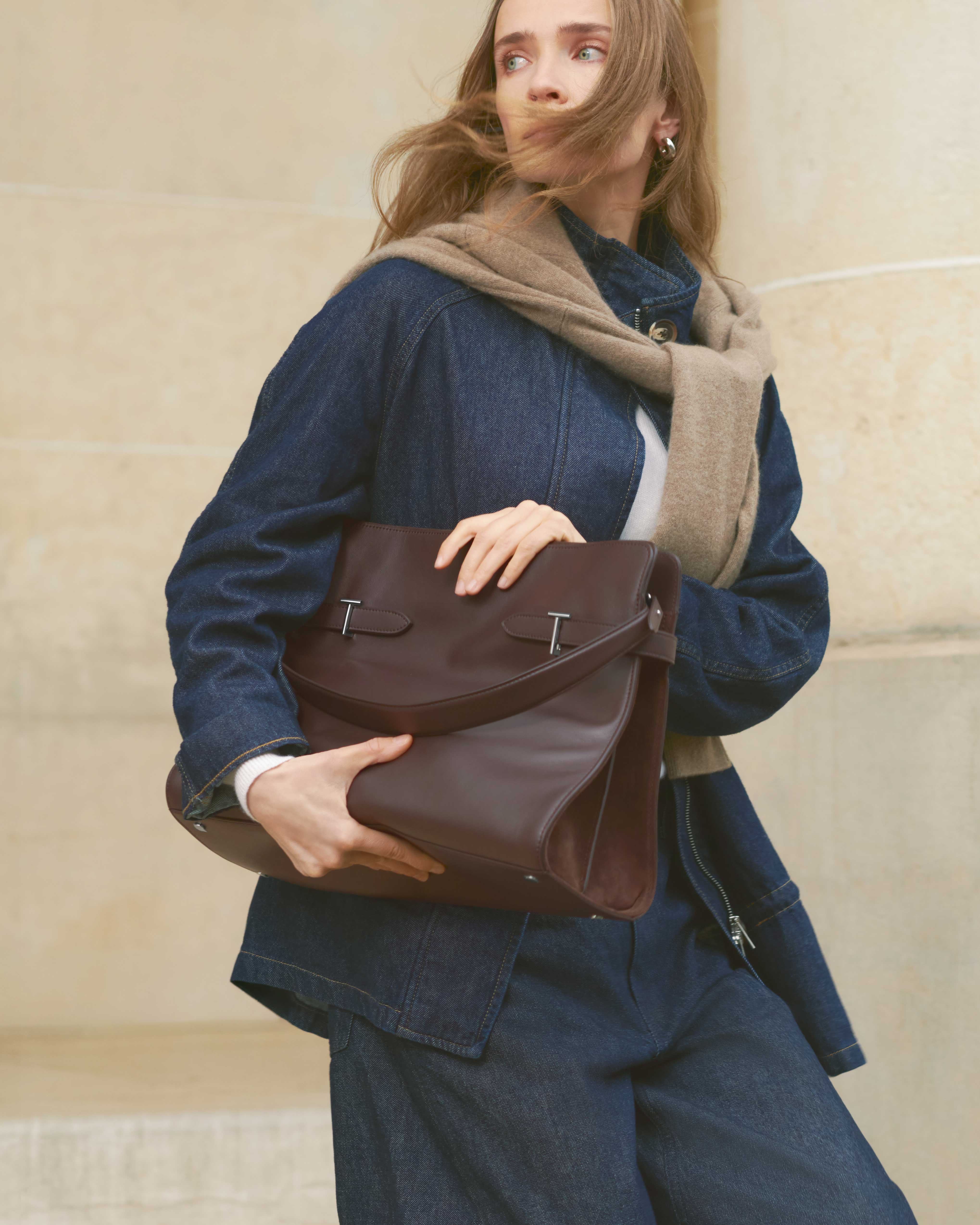 Sac porté épaule modèle maxi emie en cuir lisse et refente de velours LE TANNEUR Marron
