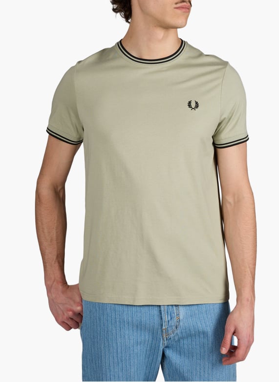 Fred Perry T-shirt uni à col rond en coton dès 60,00 € - sur Fred Perry T-shirt uni à col rond en coton dès 60,00 € - sur