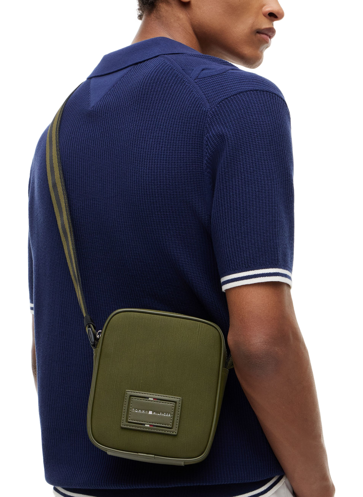 Sacoche à patch logo brodé  TOMMY HILFIGER Kaki