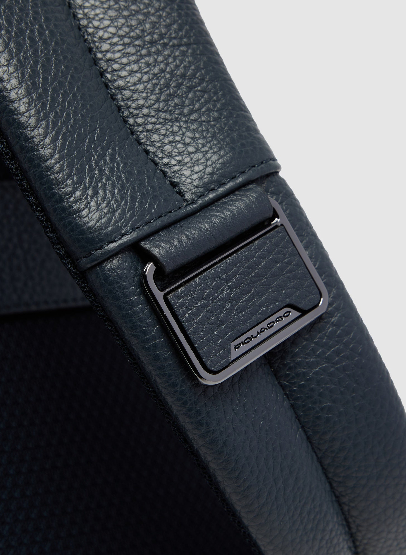 Sac à dos fin pour ordinateur 14" PIQUADRO Bleu