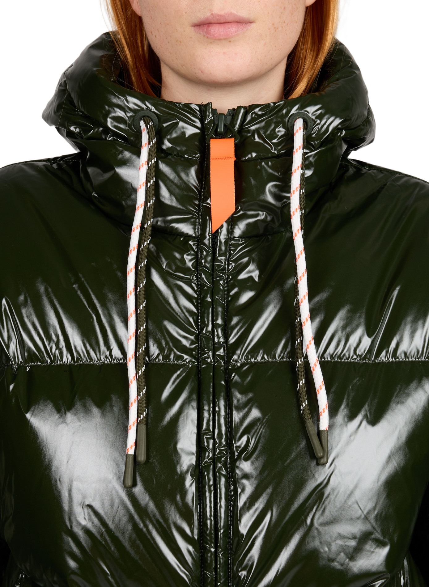 Glänzende Nine Daunenjacke mit verstellbarer Kapuze GERTRUDE Grun