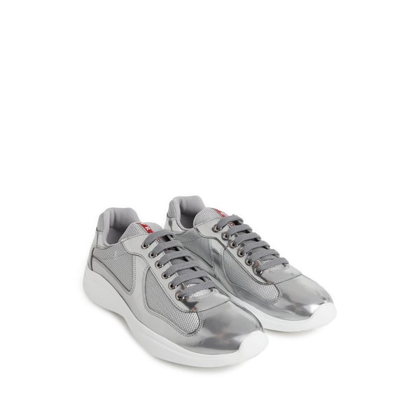 Baskets métallique en cuir