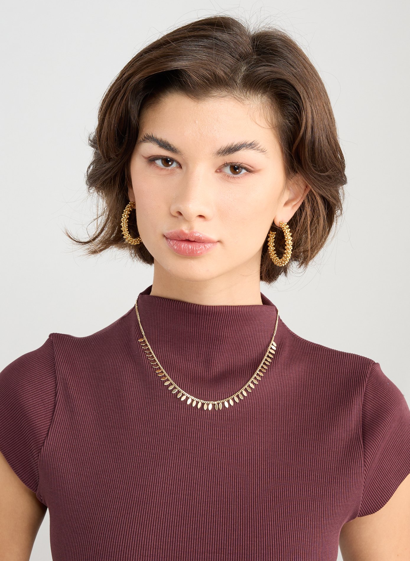 AU PRINTEMPS PARIS Collier fin Petite feuille  Doré