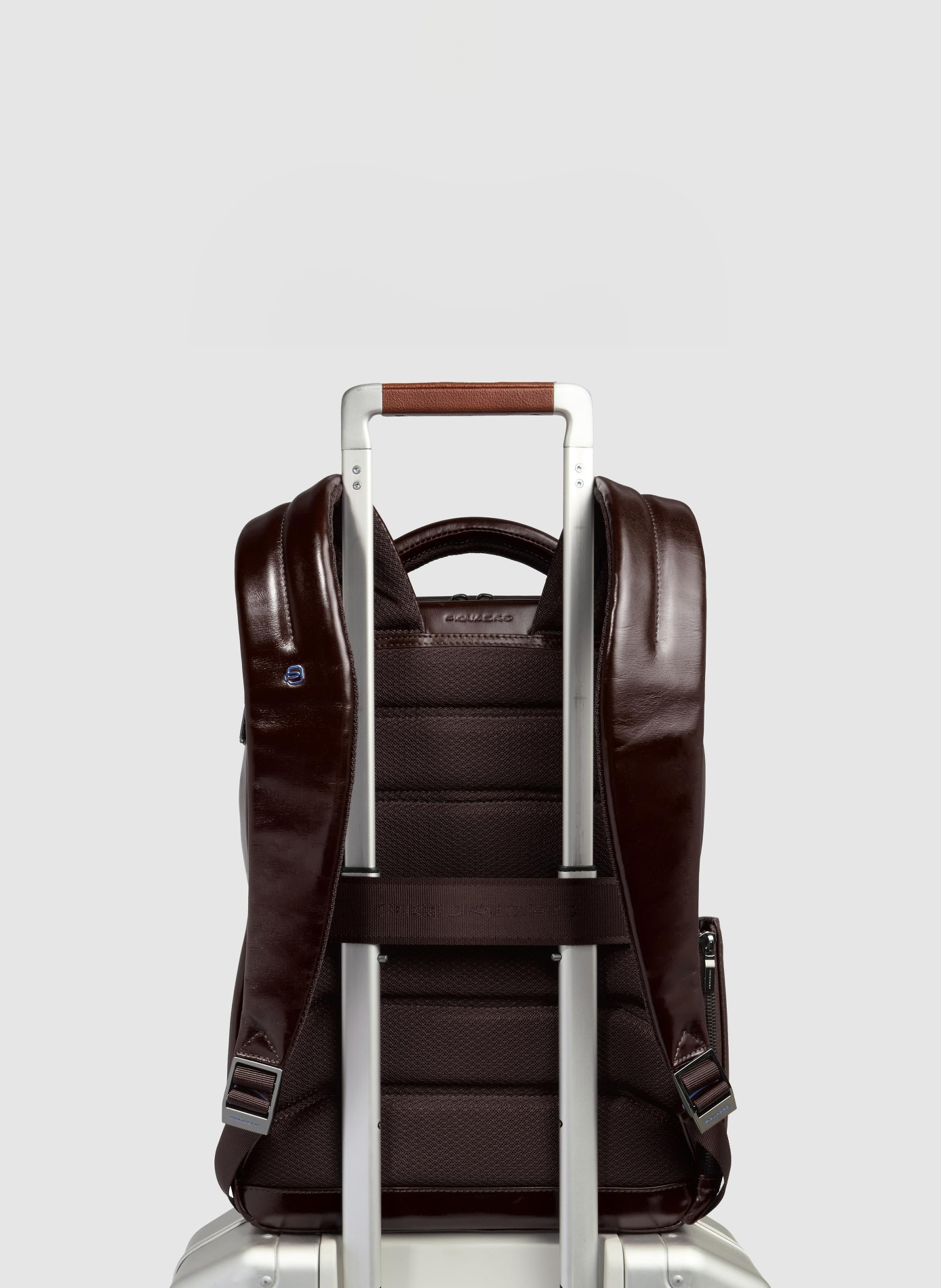 Sac à dos de voyage pour ordinateur 14" PIQUADRO Marron