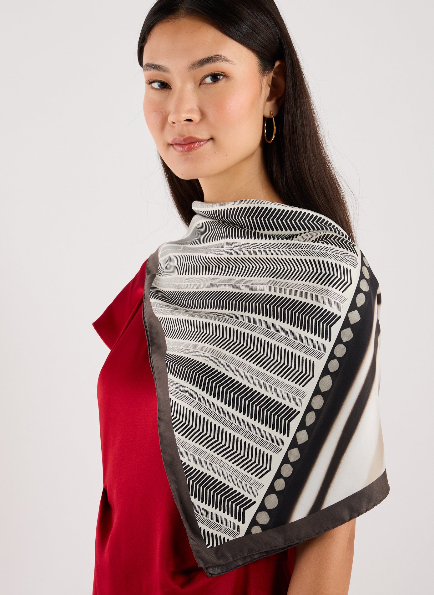 Foulard en soie AU PRINTEMPS PARIS Marron